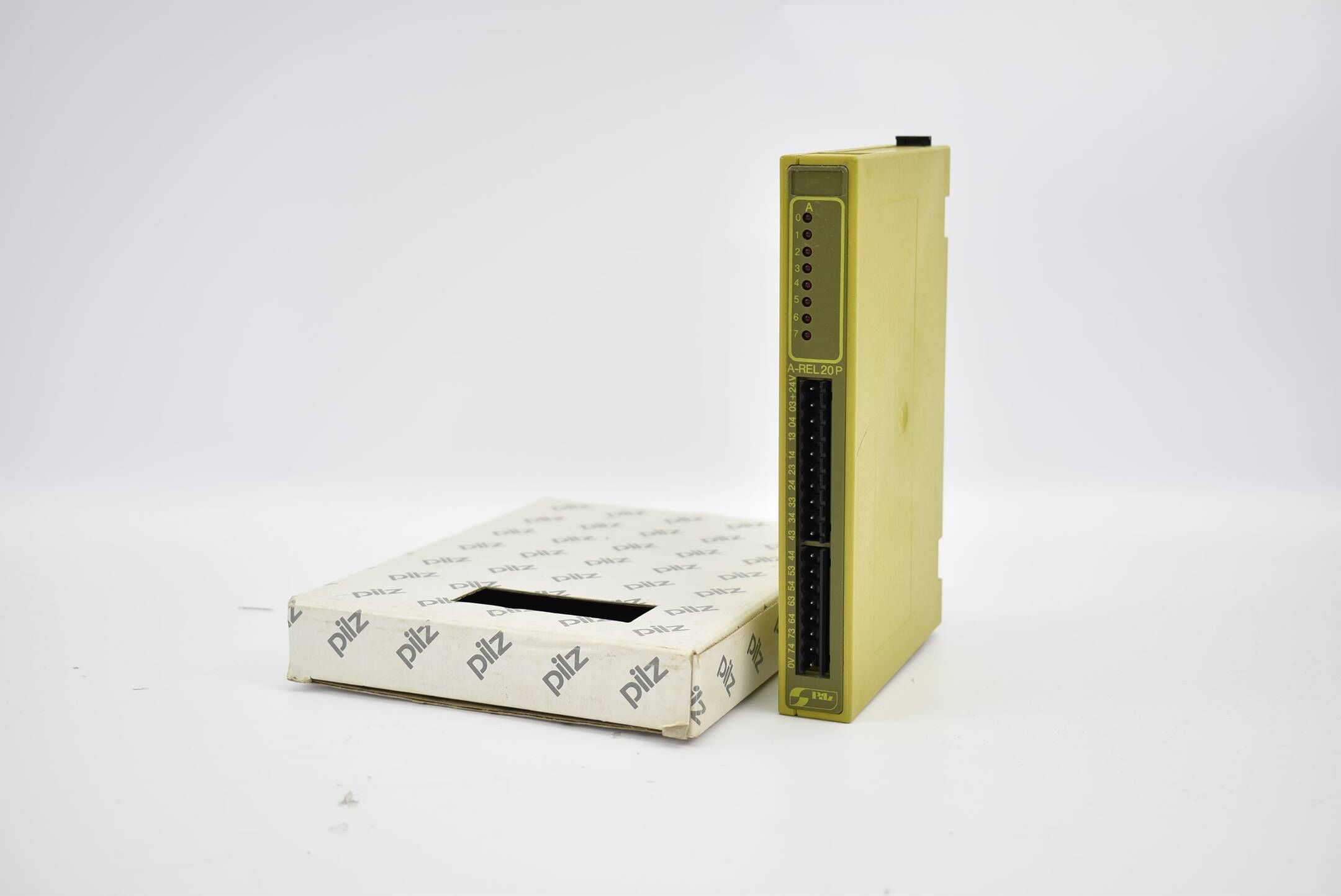 Pilz Ausgangsmodul C-P8-Rel.20P ( 306196 )