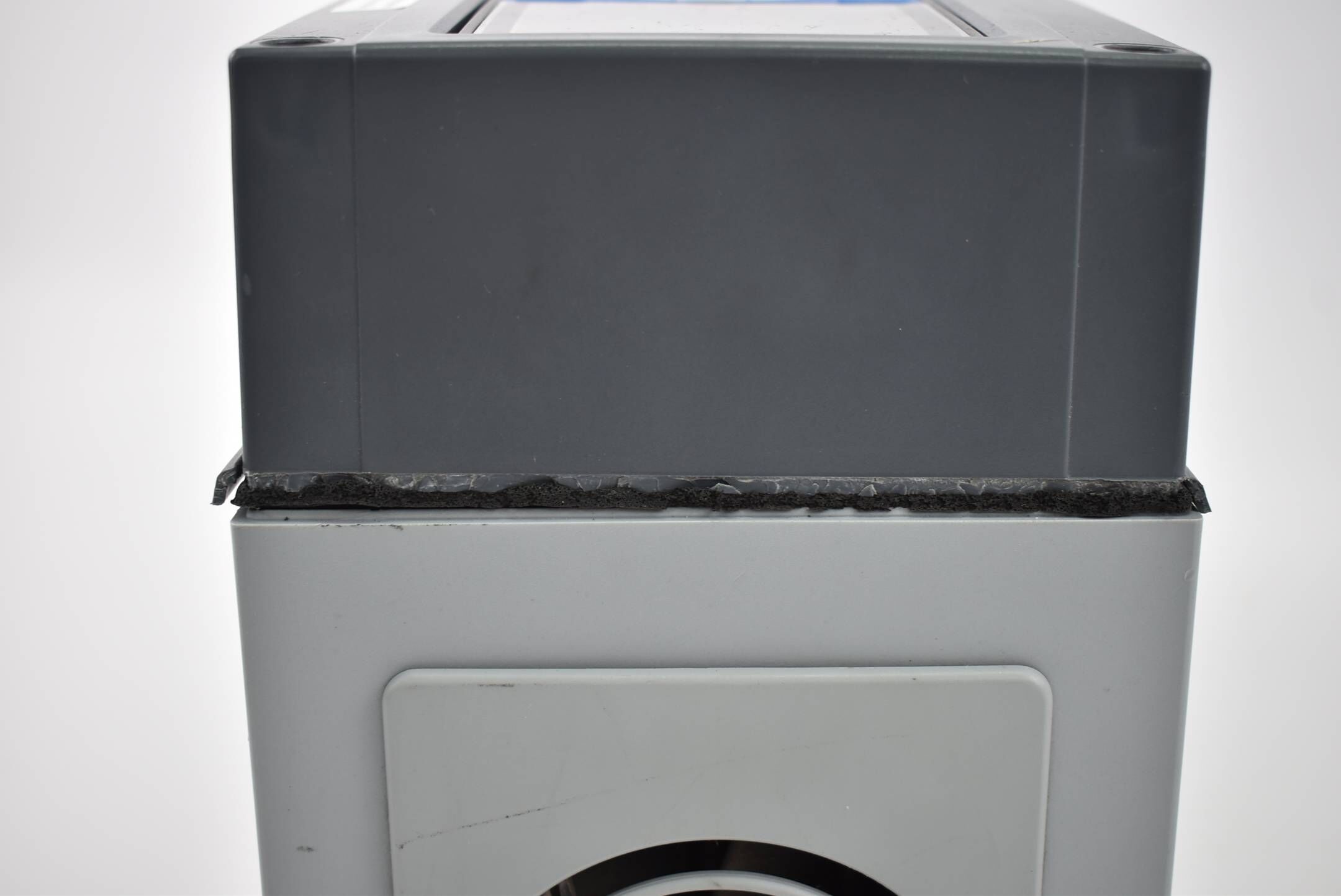 Vacon Umrichter 3AC 380-500V 5,4A 2,2Kw VACON0100-3L-0005-5-FLOW+IP54+DPAP+DLDE