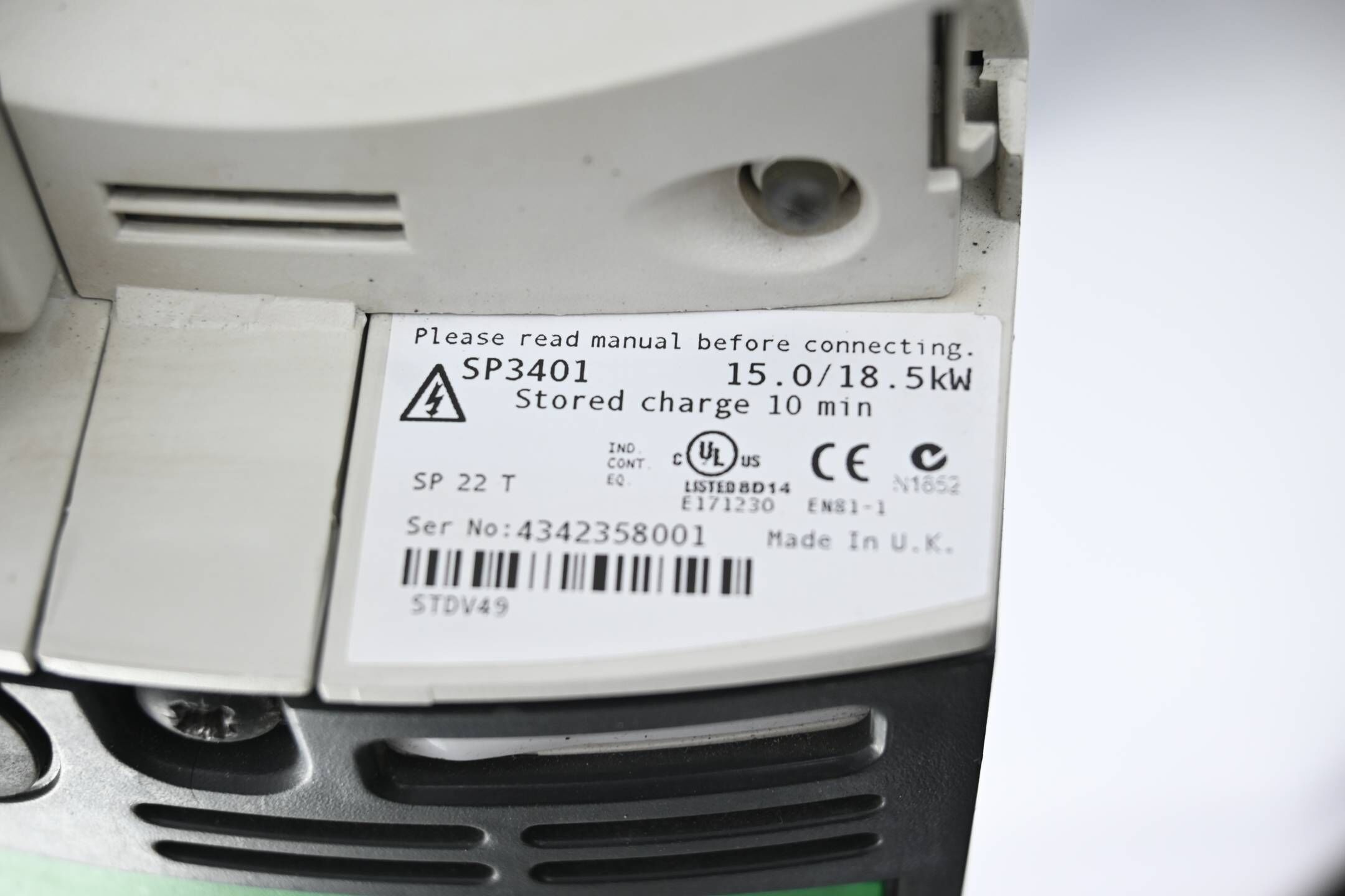 Emerson Control Techniques Unidrive SP3401 ( 18.0/18.5kW ) inkl. SM-Keypad