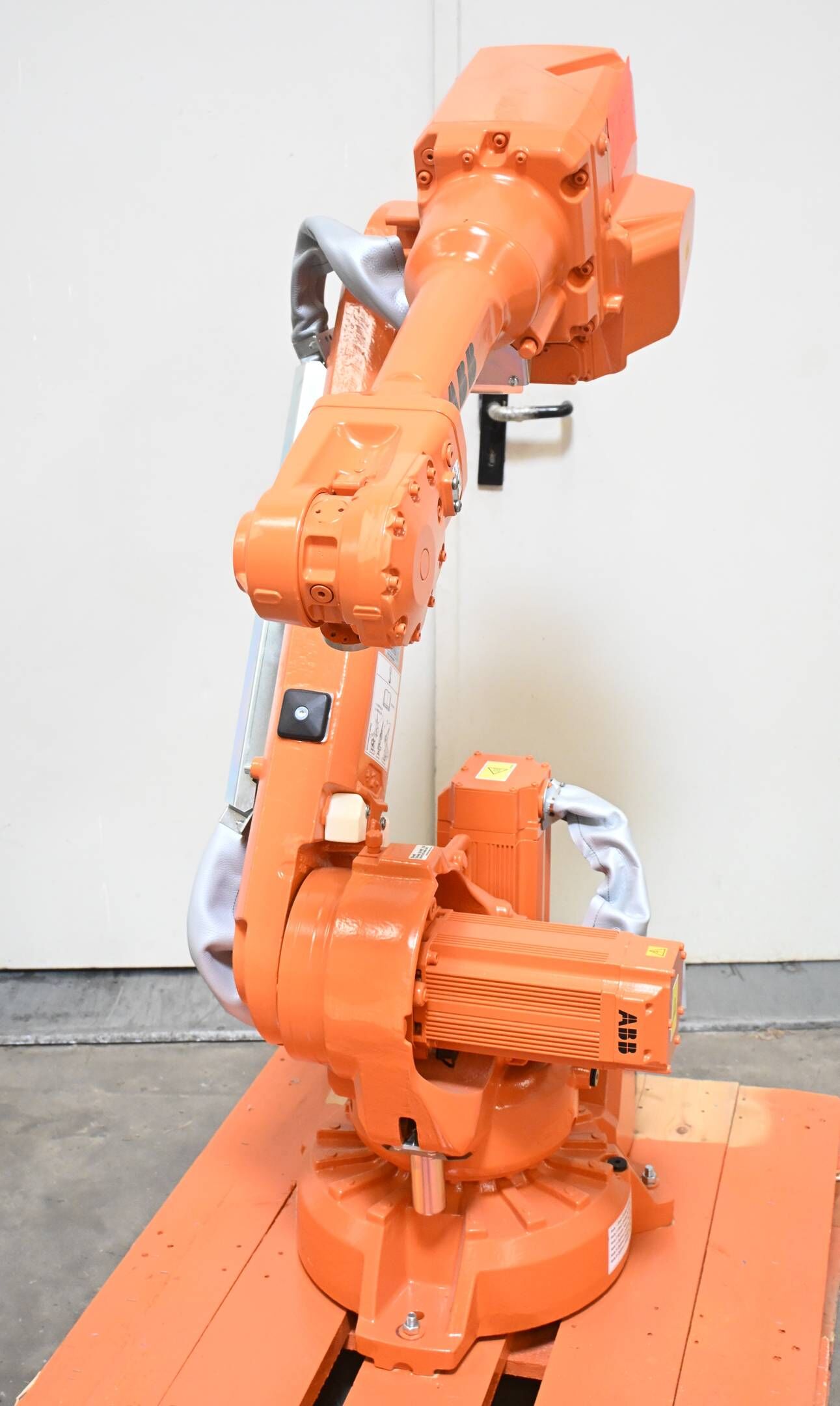 ABB IRB 2600 ( IRB 2600-12/1.85 ) inkl. IRC5 Single + Bedienpanel DSQC3120