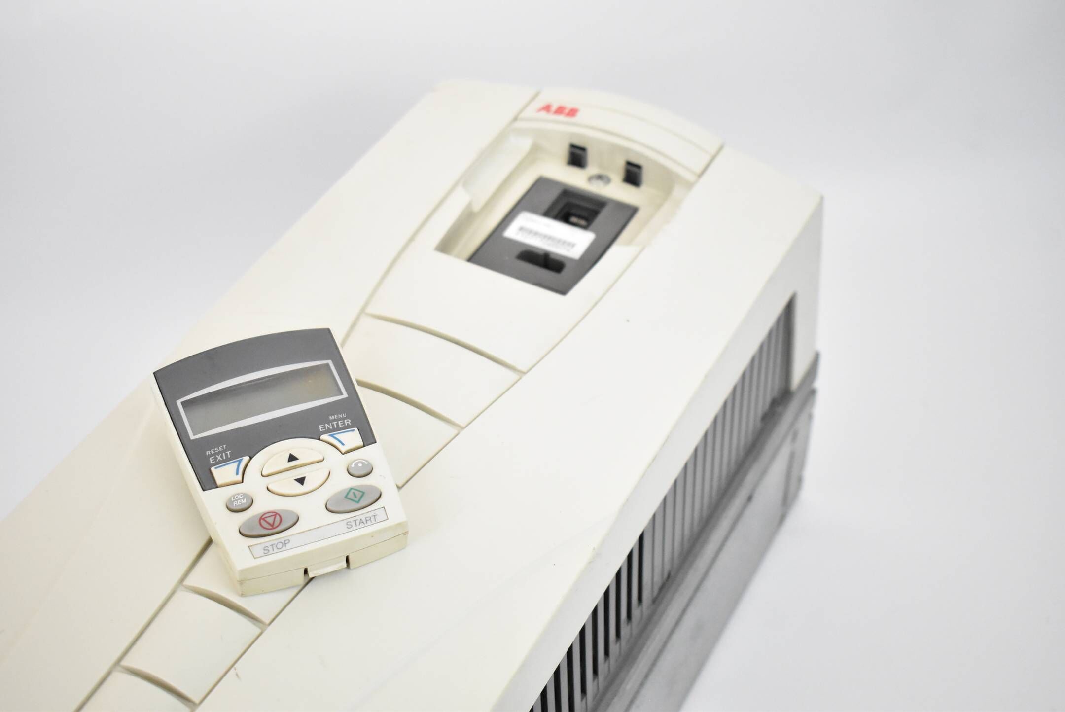 ABB ACS550 Frequenzumrichter ACS550-01-038A-4 Inkl. ACS-CP-C