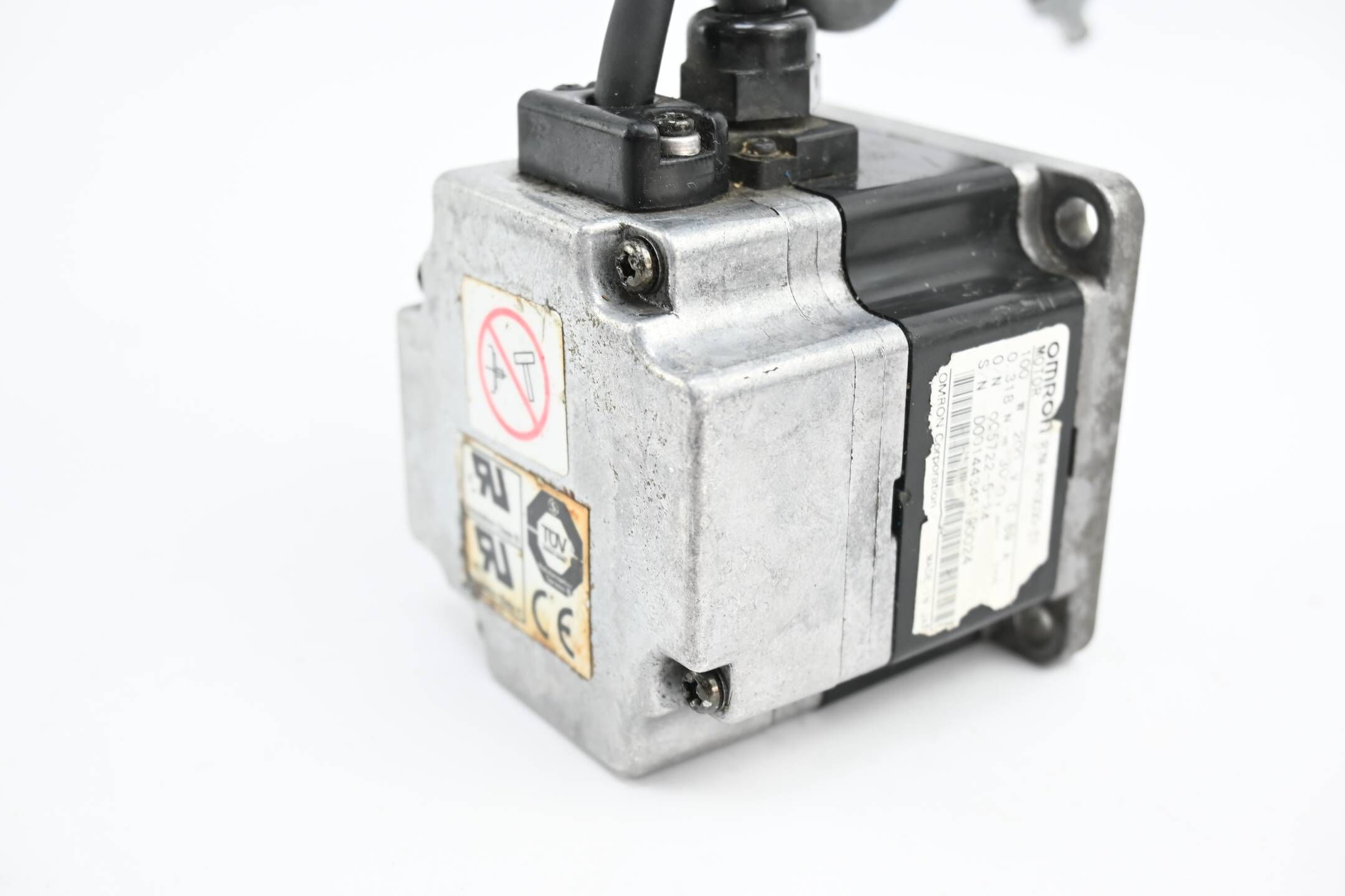 Omron Motor R7M-AP10030-S1 ( 200V 0.89A 3000/min )