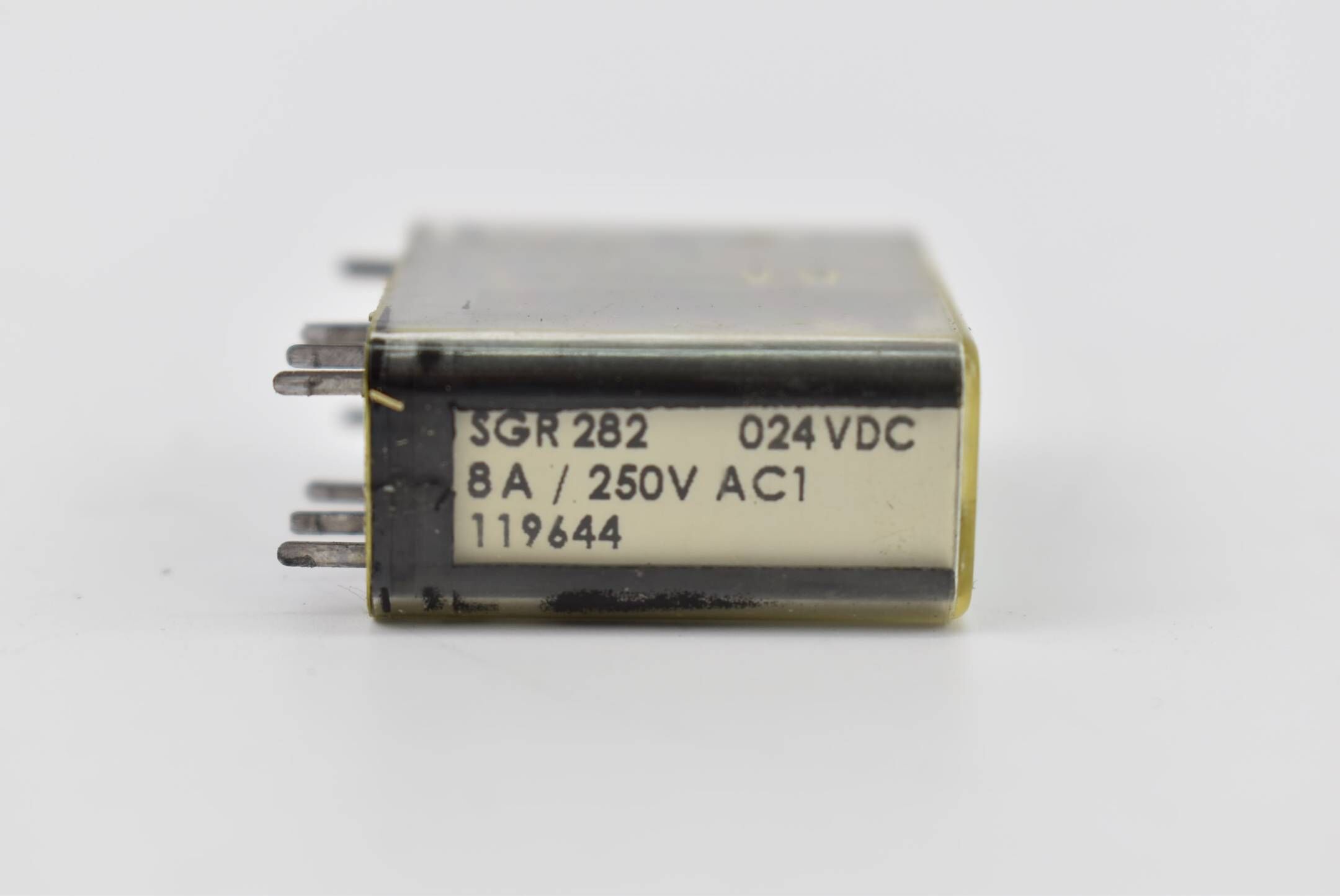 Elesta Relaissockel 12A 300VAC ZGE007 + Relais 24VDC 8A 250VAC SGR282