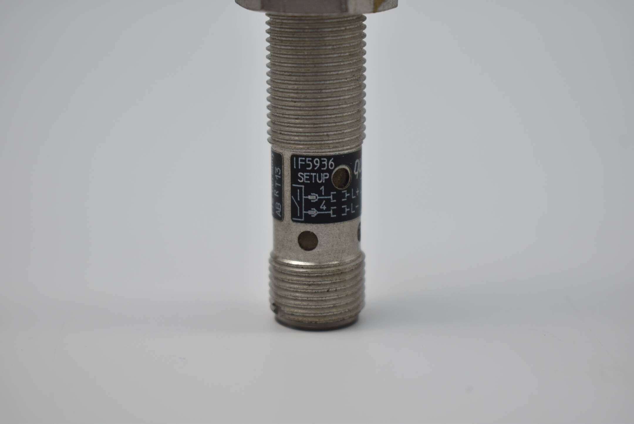 Ifm quadronorm plus induktiver Sensor IF5936 ( 10-36VDC 4mm )