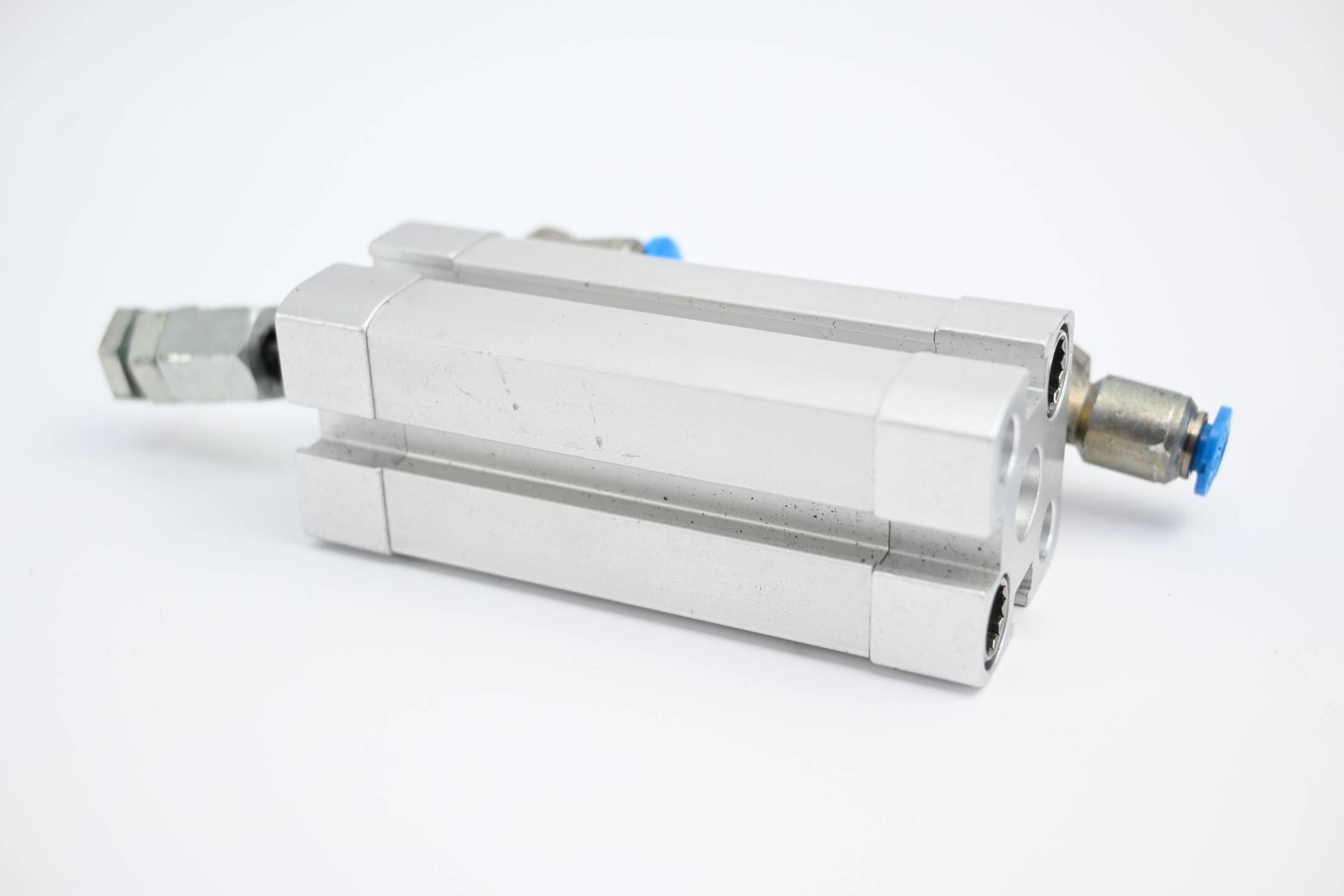 Festo Kompaktzylinder ADN-16-40-I-P-A ( 536232 )