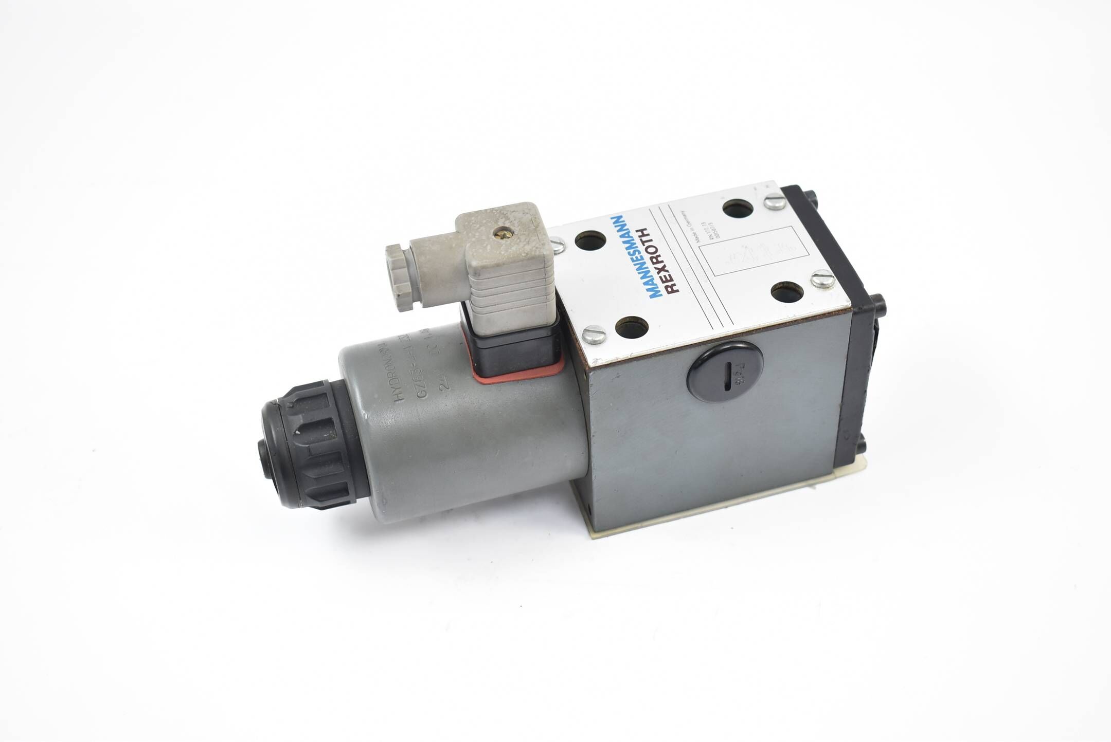 Mannesmann Rexroth Wegeschieberventil 4WE 10 U31/CG24NZ4 ( R900593104 )