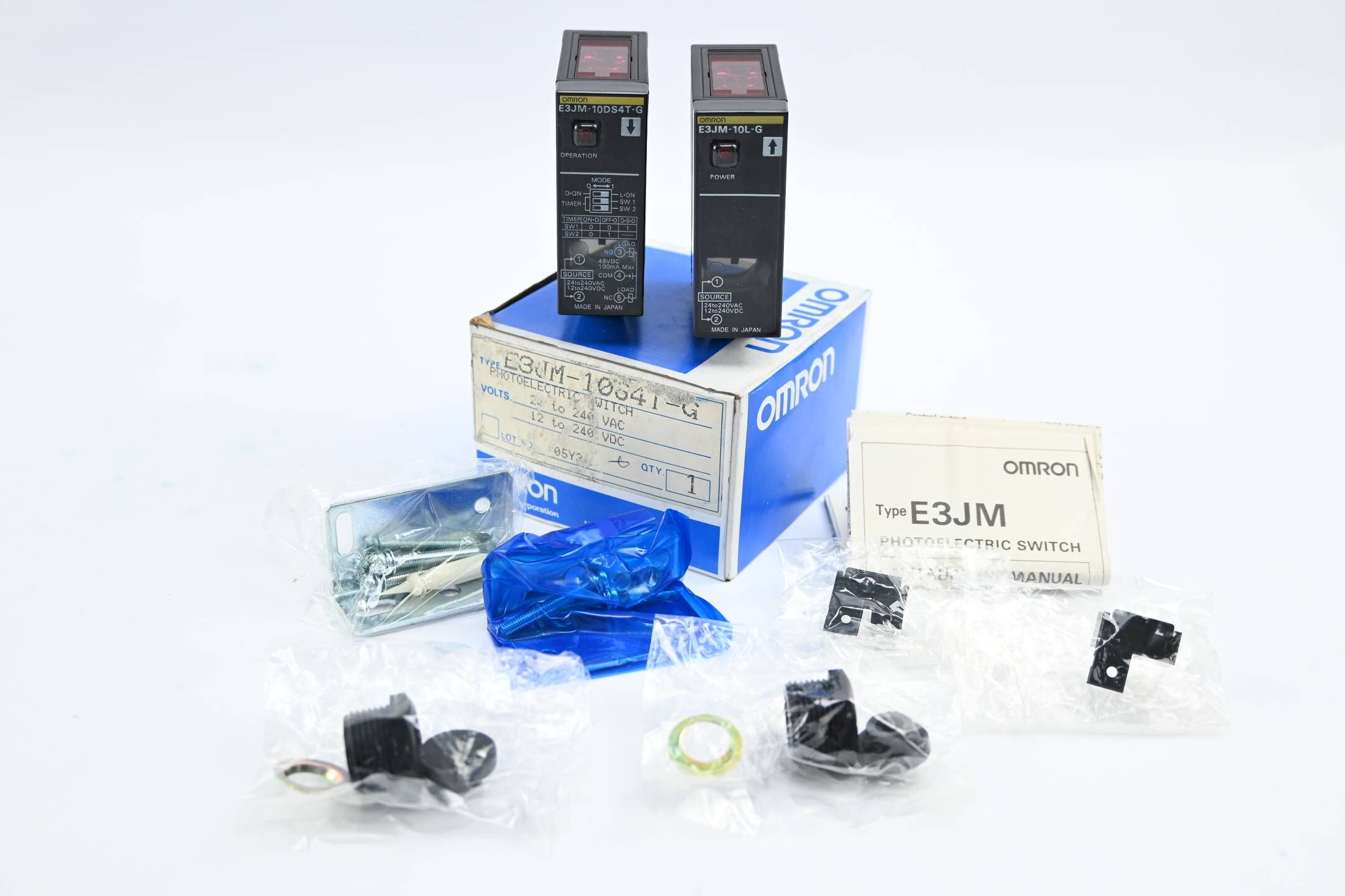 Omron Photoelectric Switch 24-240 VAC 12-240 VDC ( E3JM-10S4T-G )