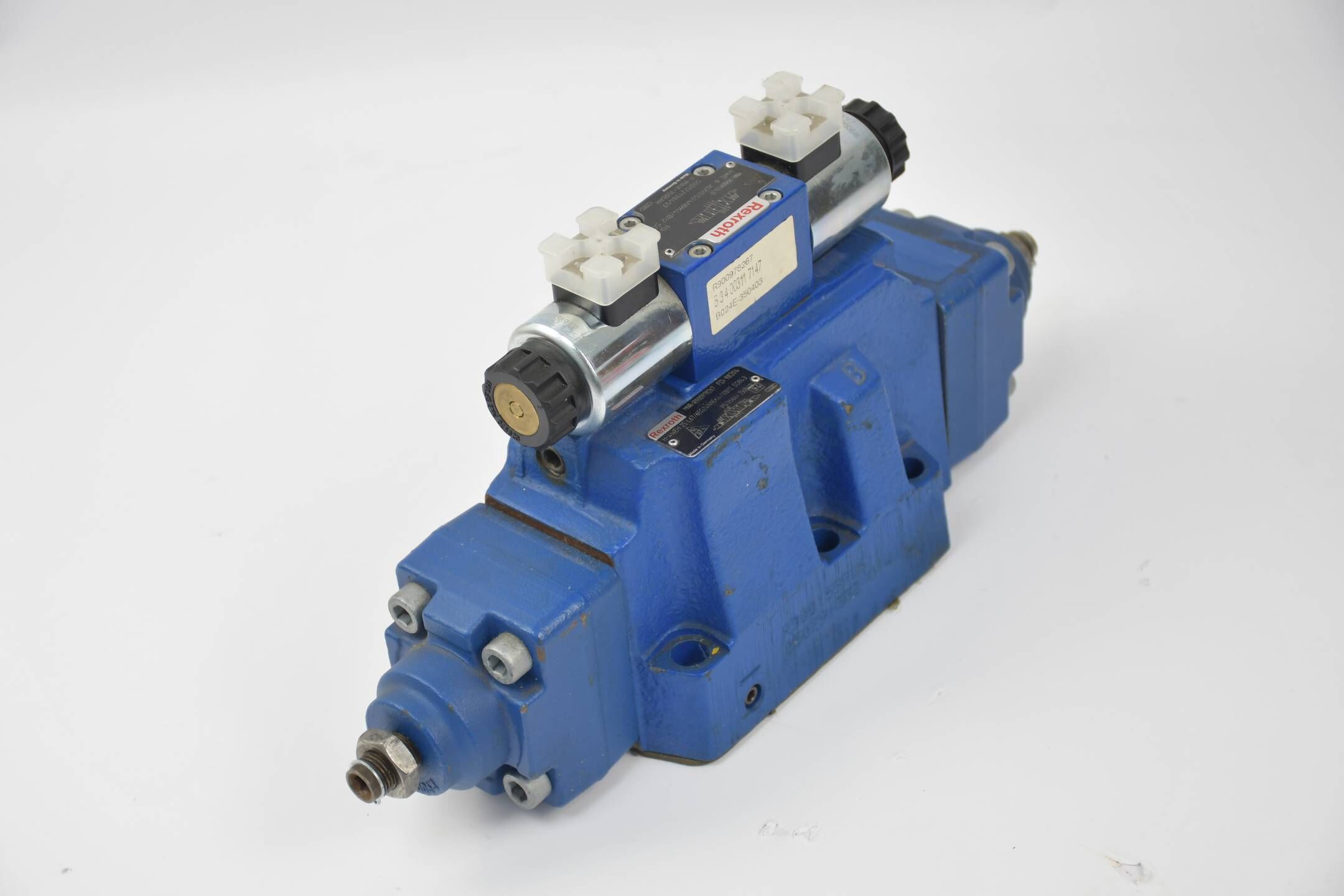 Rexroth Hydraulikventil 4WE 6 J62/EG24N9K4/B12 SO256 R900953437 + R900978267