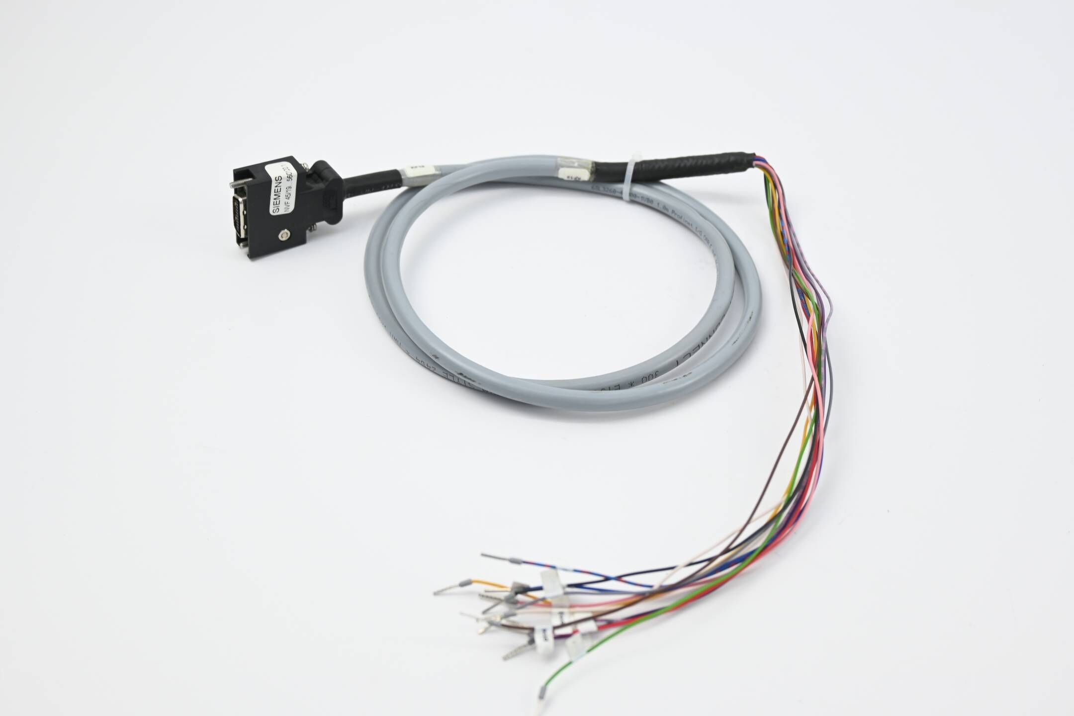 Siemens Konfektioniertes E/A-Kabel 6SL3260-4MA00-1VB0 ( 6SL3 260-4MA00-1VB0 ) 1m