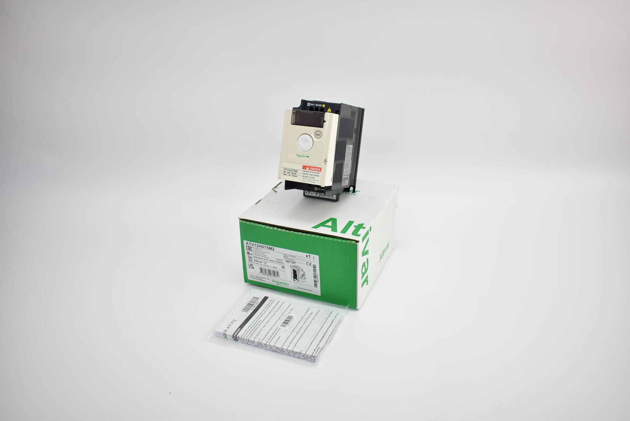 Schneider electric Altivaar 12 Frequenzumrichter ATV12H075M2 ( 007107 )