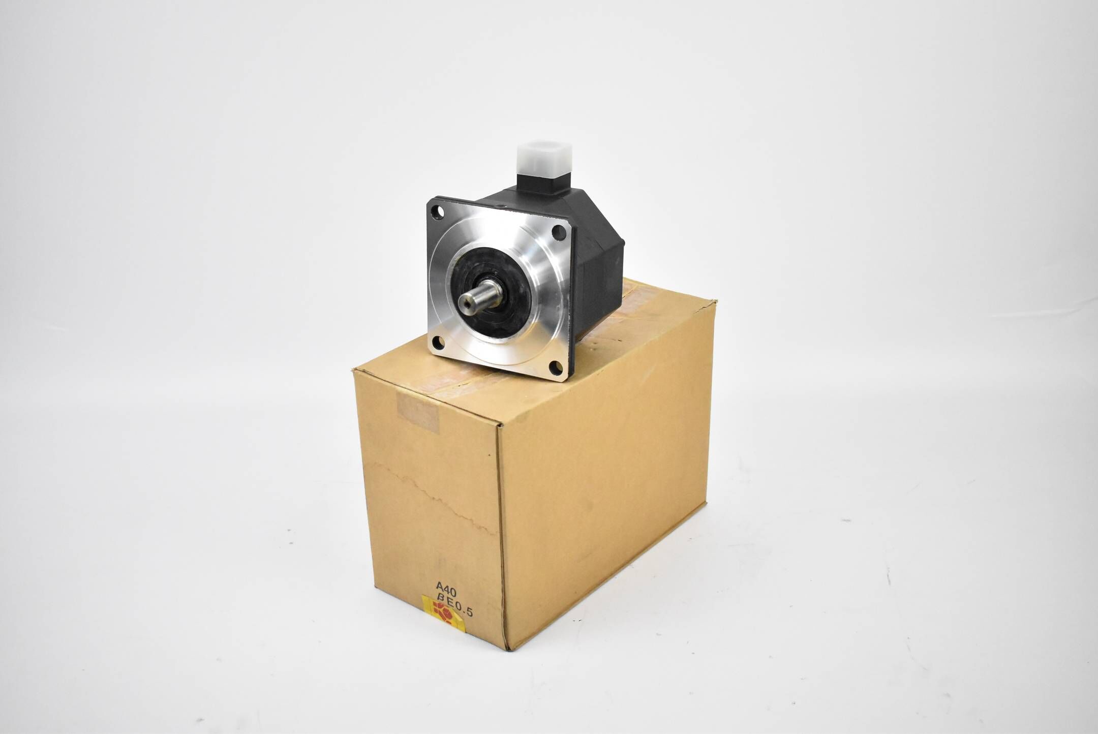 Fanuc AC Servo Motor A06B-0033-B075#7000 ( Beta 3/3000 )