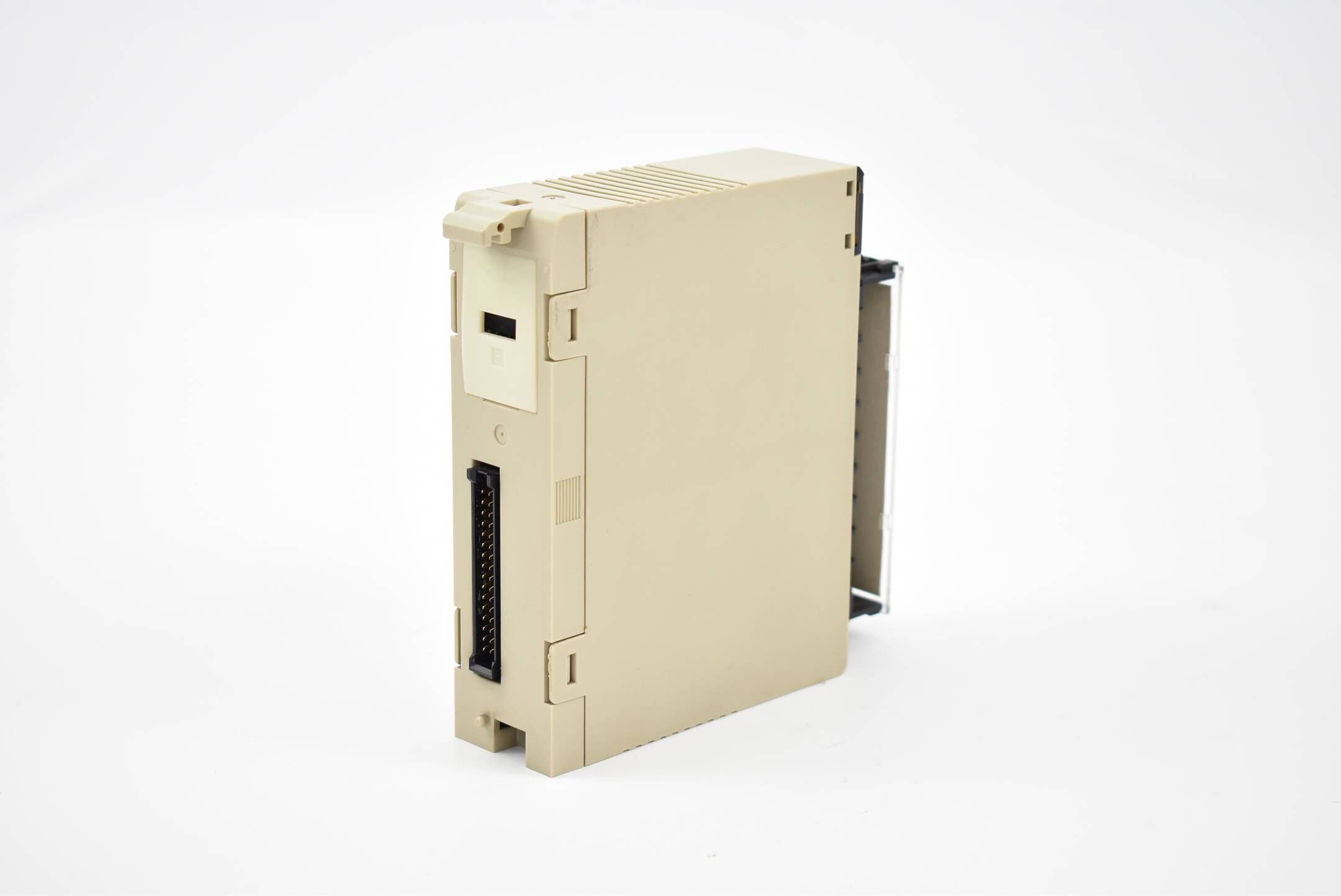 Omron Ausgangsmodul C200H-OC225 ( 250VAC 24VDC )