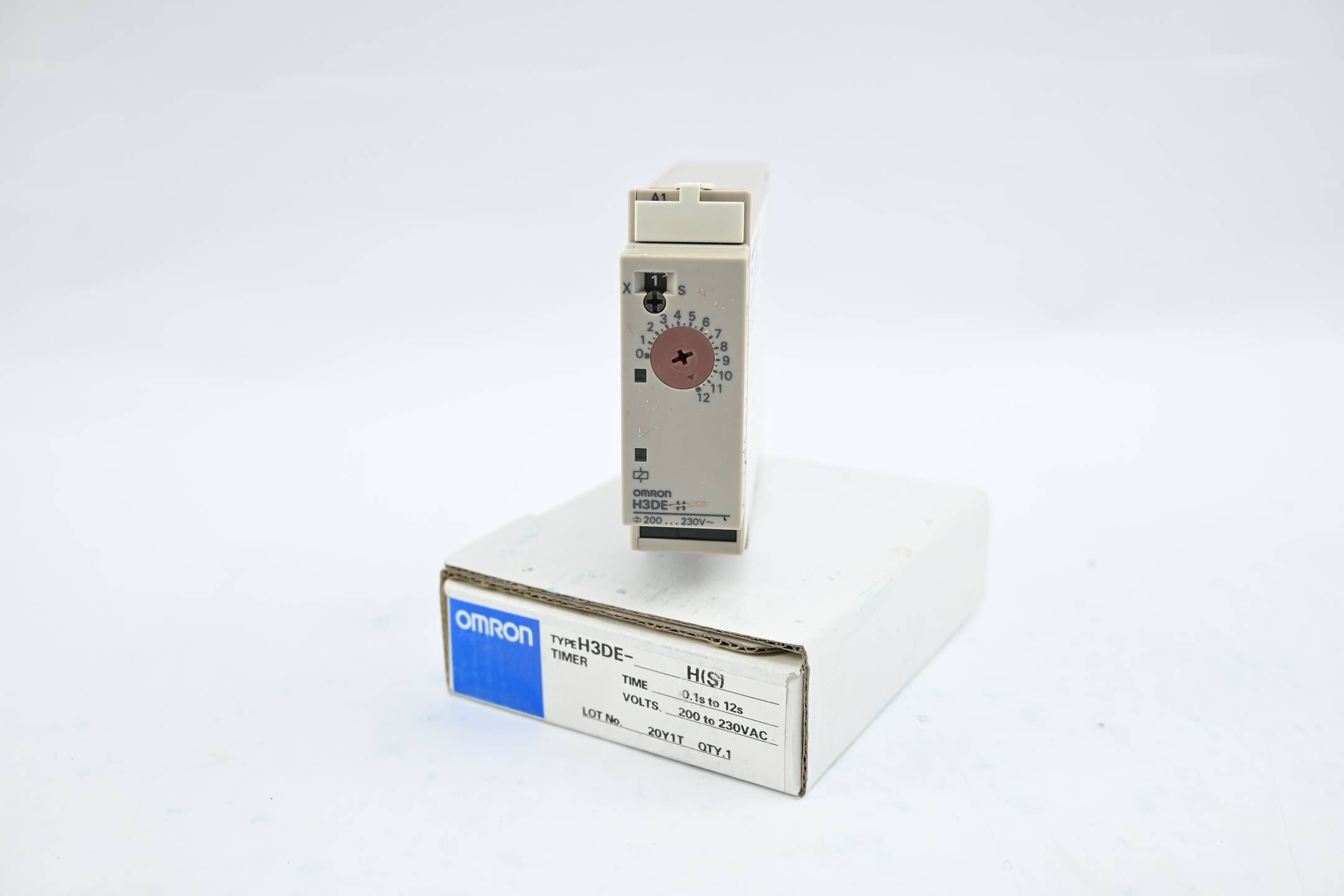 Omron Timer 0.1s-12s 200-230VAC ( H3DE-H(S) )
