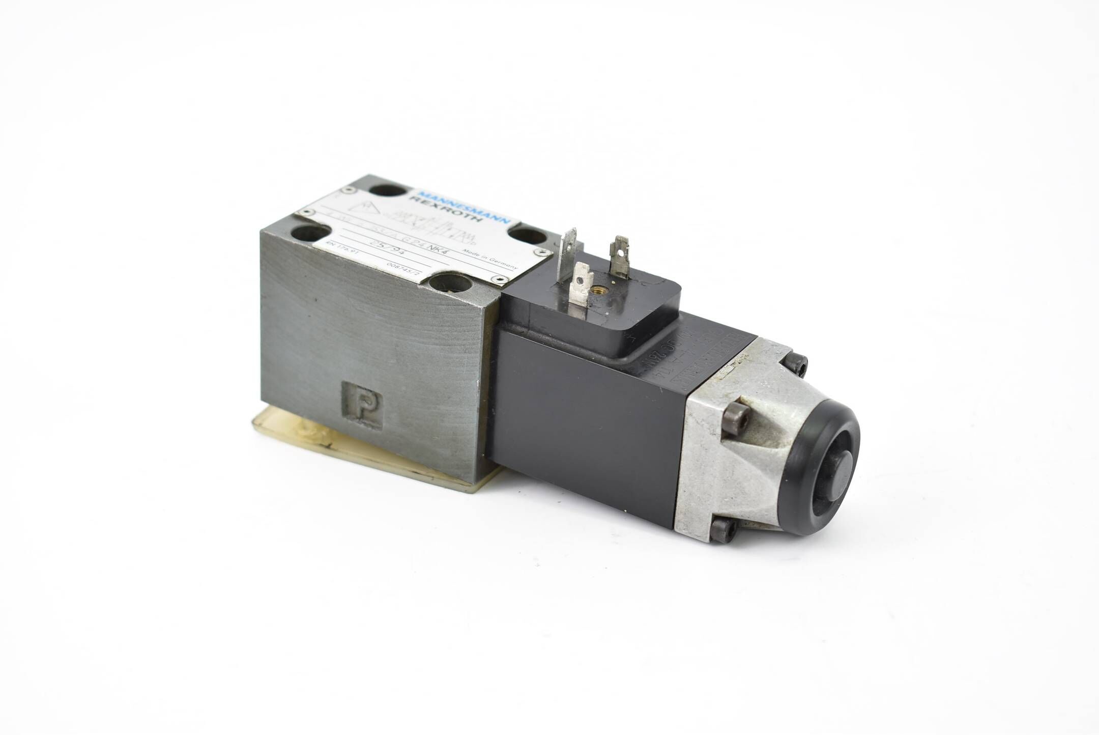 Mannesmann Rexroth Hydraulik Ventil 4WE6J53/AG24NK4