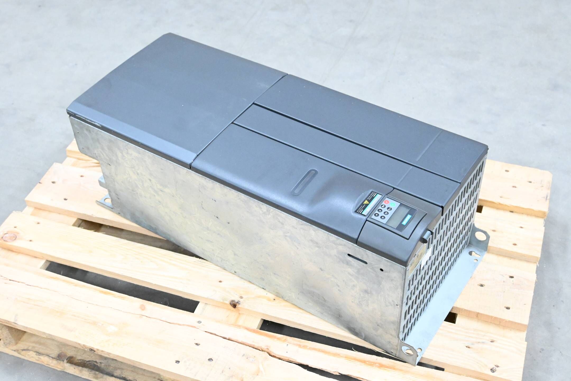 Siemens Micromaster 440 6SE6440-2UE35-5FA1 ( 6SE6 440-2UE35-5FA1 ) E.C V2.06