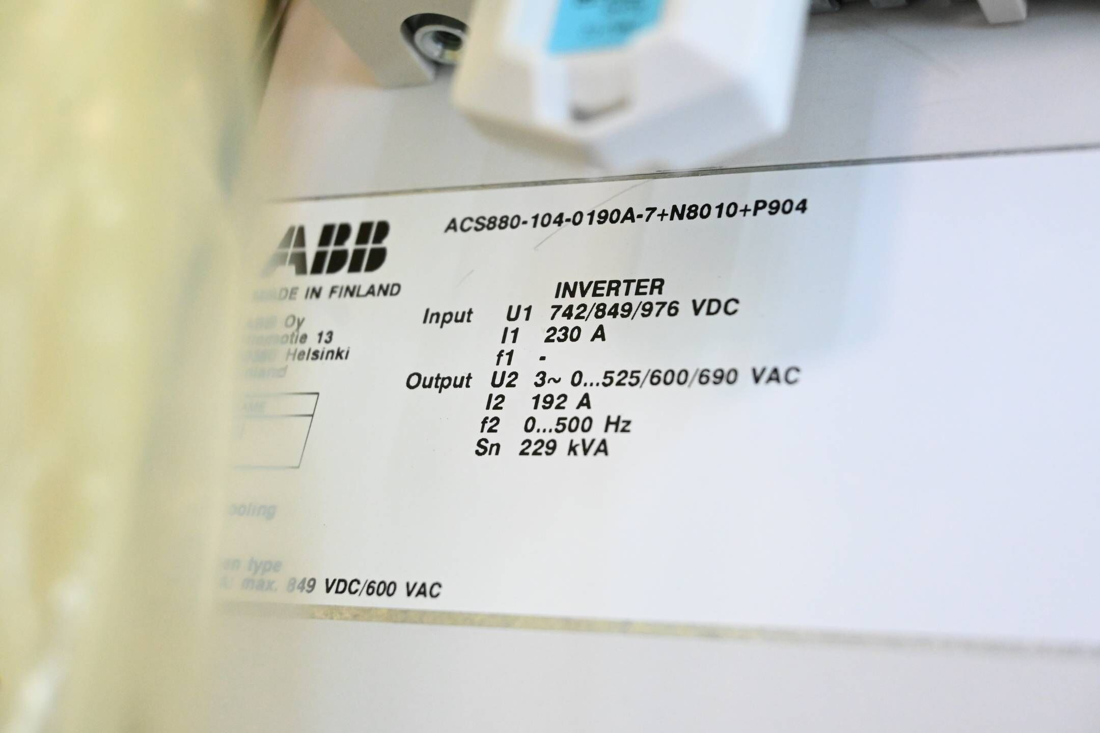 ABB Frequenzumrichter ACS880-104-0190A-7+N8010+P904