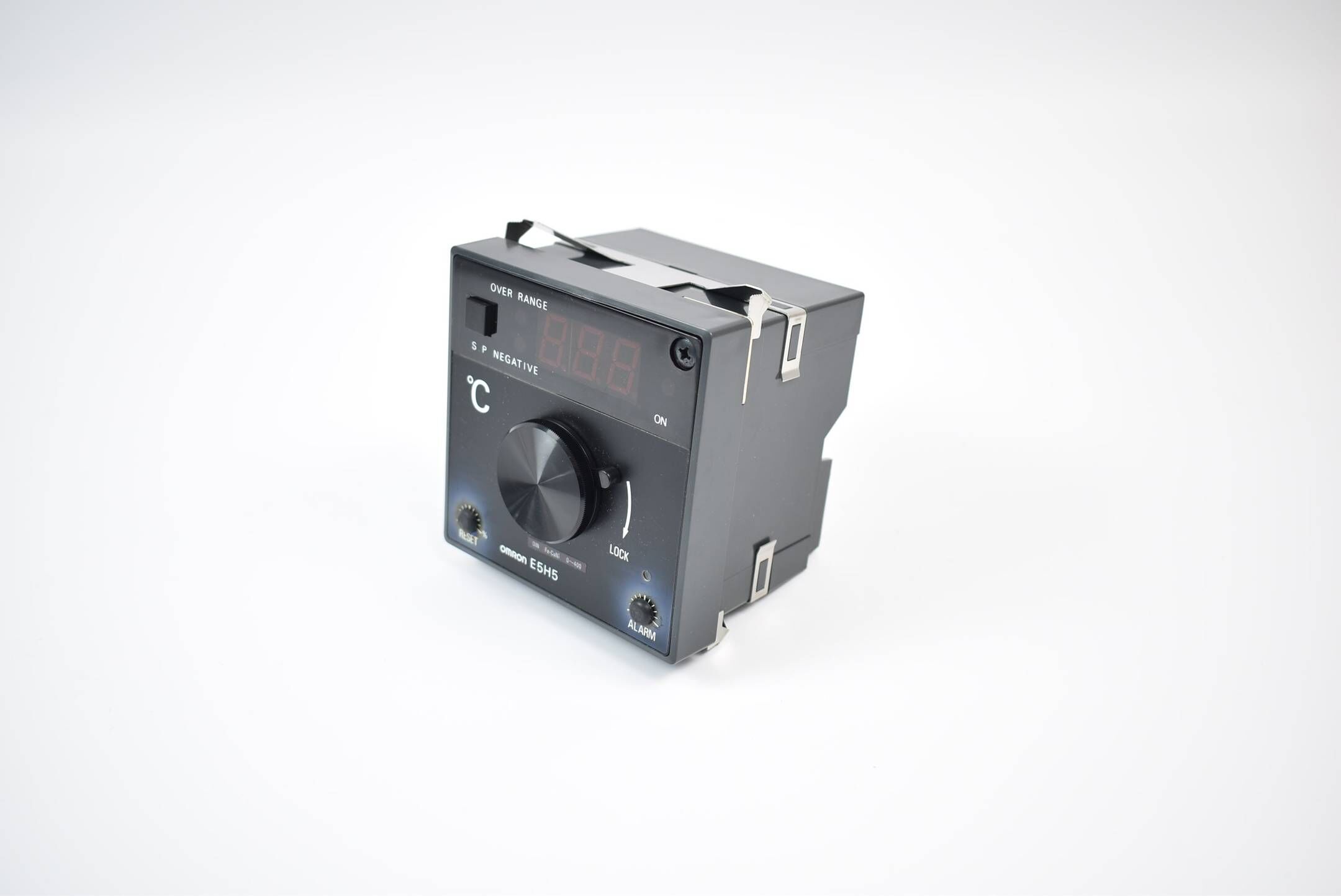 Omron Temperature Controller E5H5-S41J-1-DIN 0-400°C AC 110/120/220/240 V