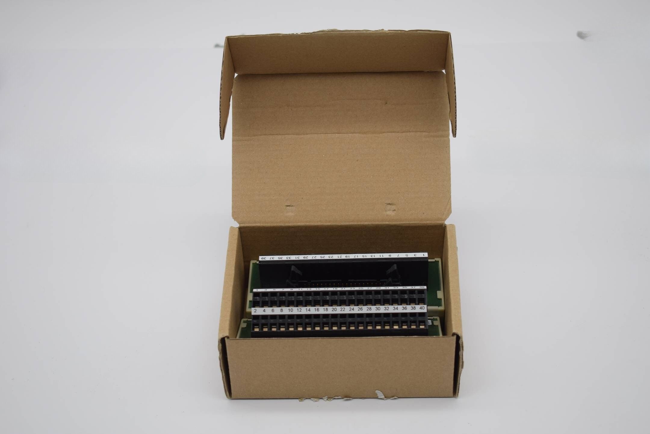 Siemens S7-300 Terminal block 6ES7 392-1BN00-0AA0 ( 6ES7392-1BN00-0AA0 ) E1