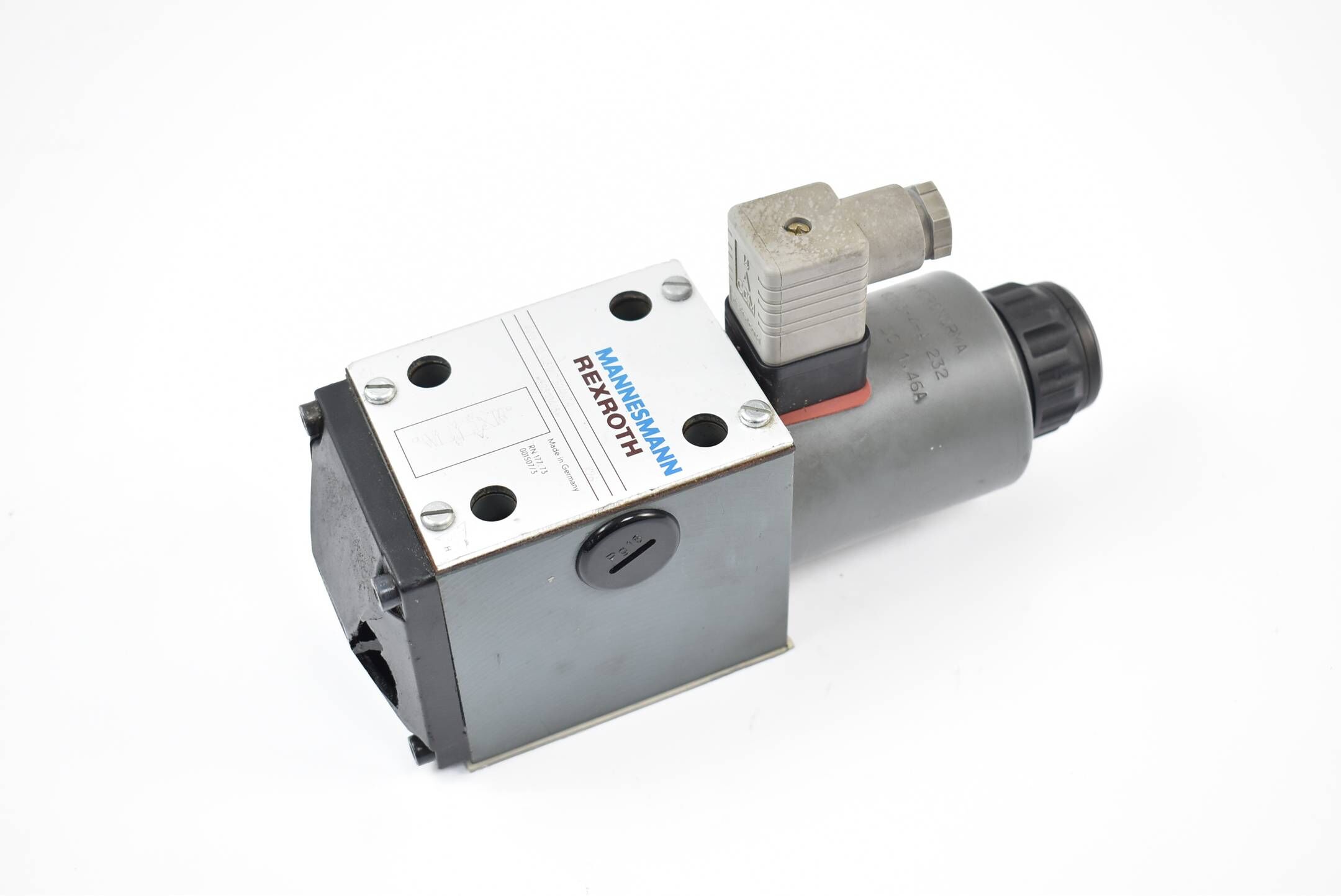 Mannesmann Rexroth Wegeschieberventil 4WE 10 U31/CG24NZ4 ( R900593104 )