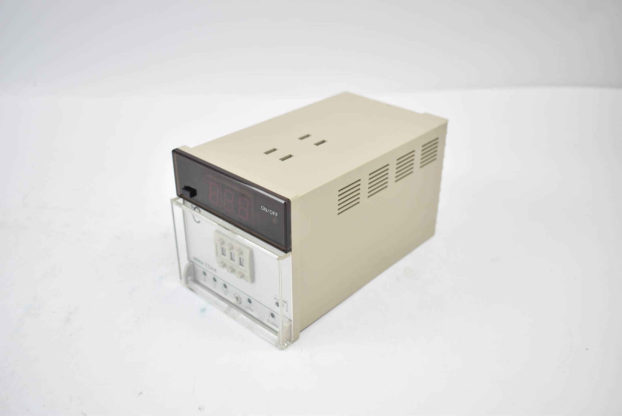 Omron Temperature Controller E5A4-R91J-DIN 0-399°C AC110/120 / 220/240V