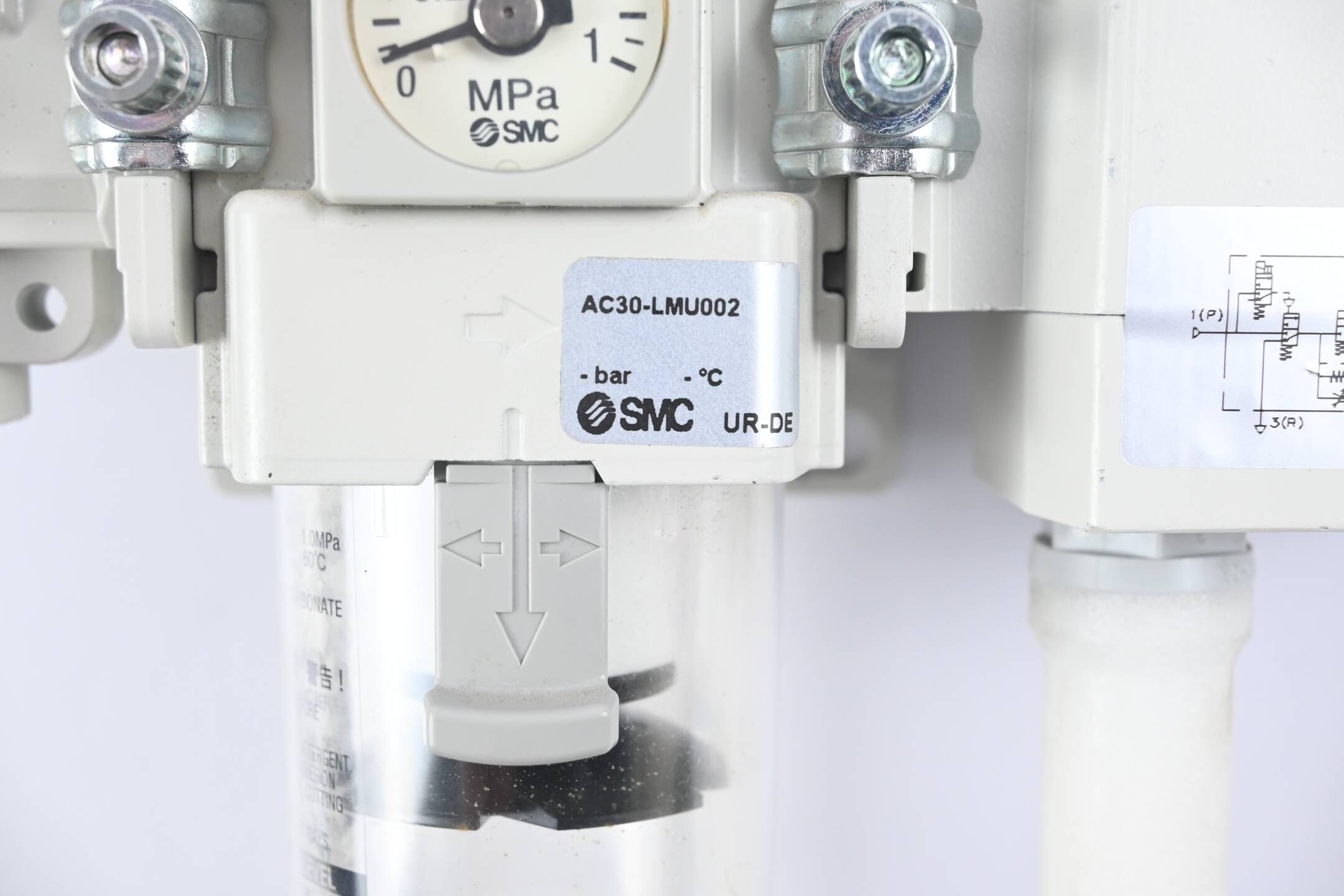 SMC Wartungseinheit AV3000-F03-5Y0-X260-Q + AC30-LMU002 + AW30K-F02-B 