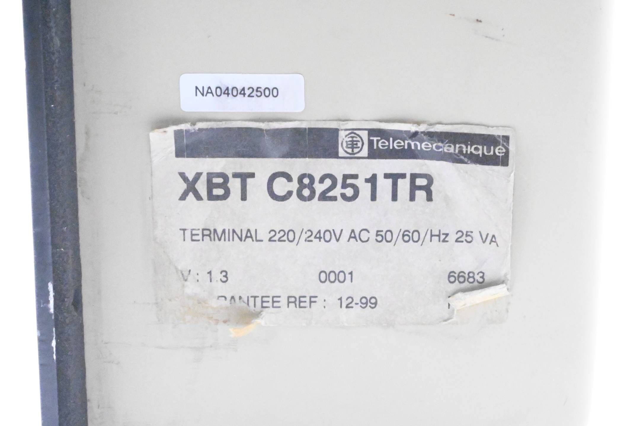 Telemecanique Terminal 220/240V AC 50/60/Hz 25 VA XBT C8251TR ( XBTC8251TR )