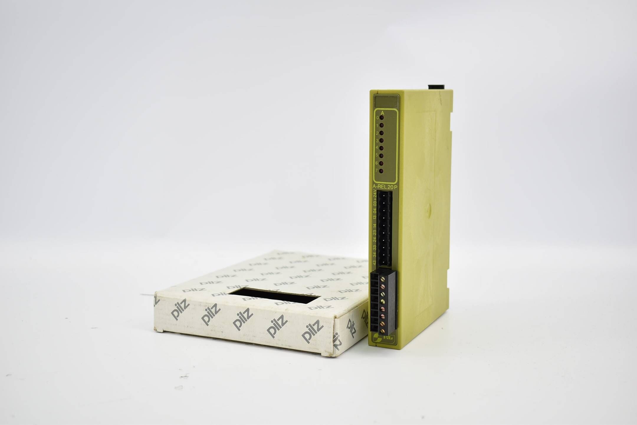 Pilz Ausgangsmodul C-P8-Rel.20P ( 306196 )