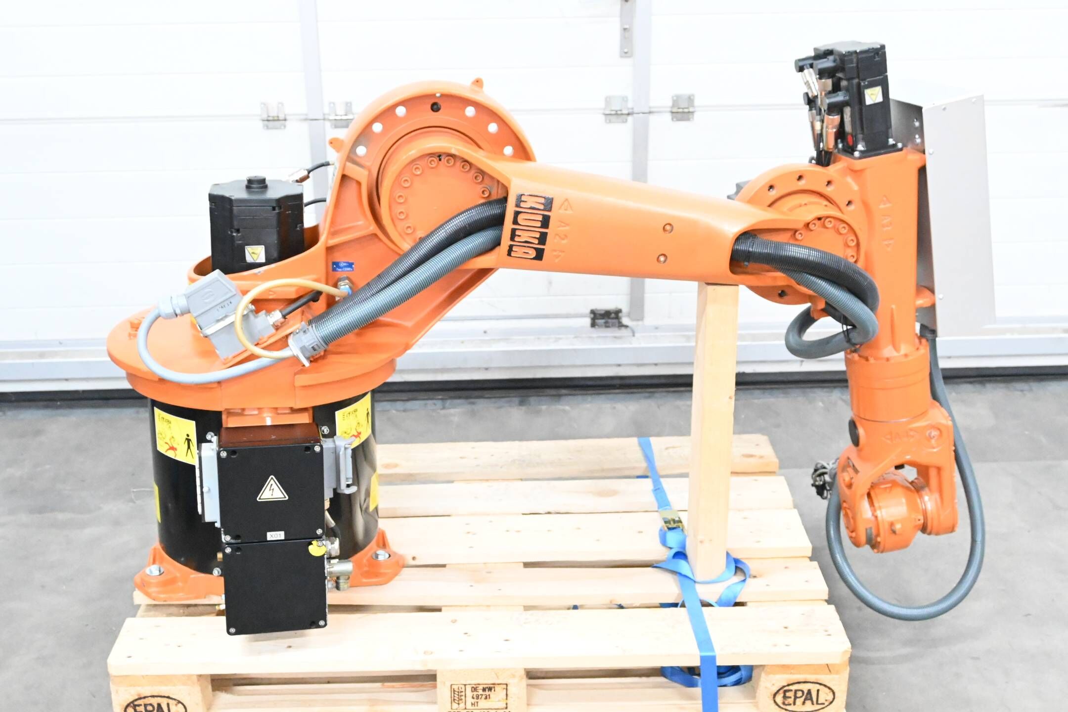 Kuka Roboter KR15/2 inkl. Schaltschrank K C1 + Bedienpanel KCP KR C1