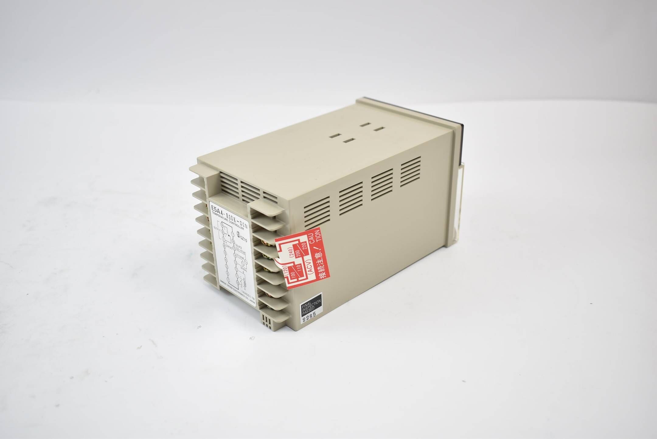 Omron Temperature Controller E5A4-R90K-DIN 0-1200°C AC110/120 / 220/240V