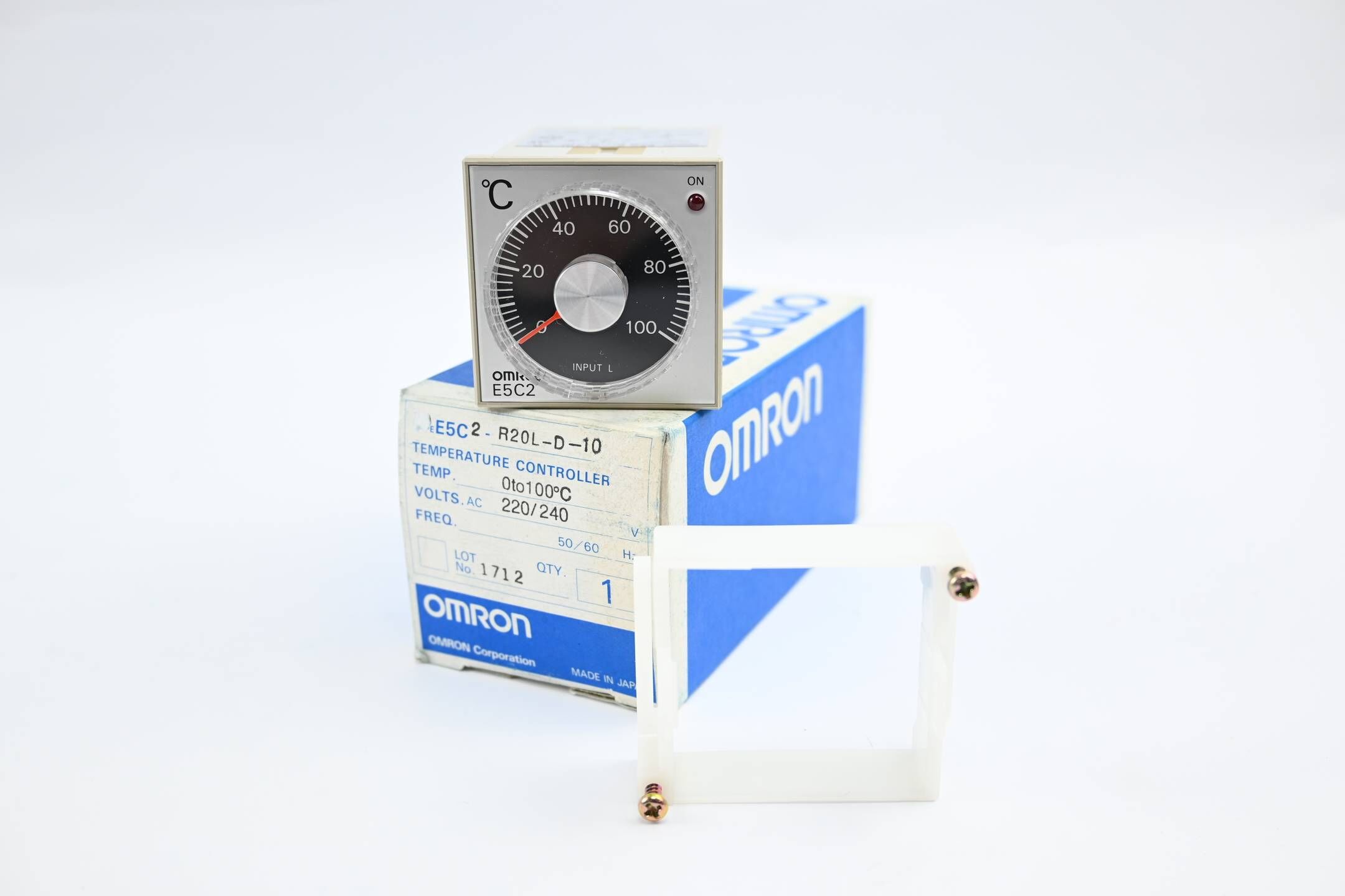 Omron Temperatur Controller 0-100°C 220/240 VAC ( E5C2-R20L-D-10 )