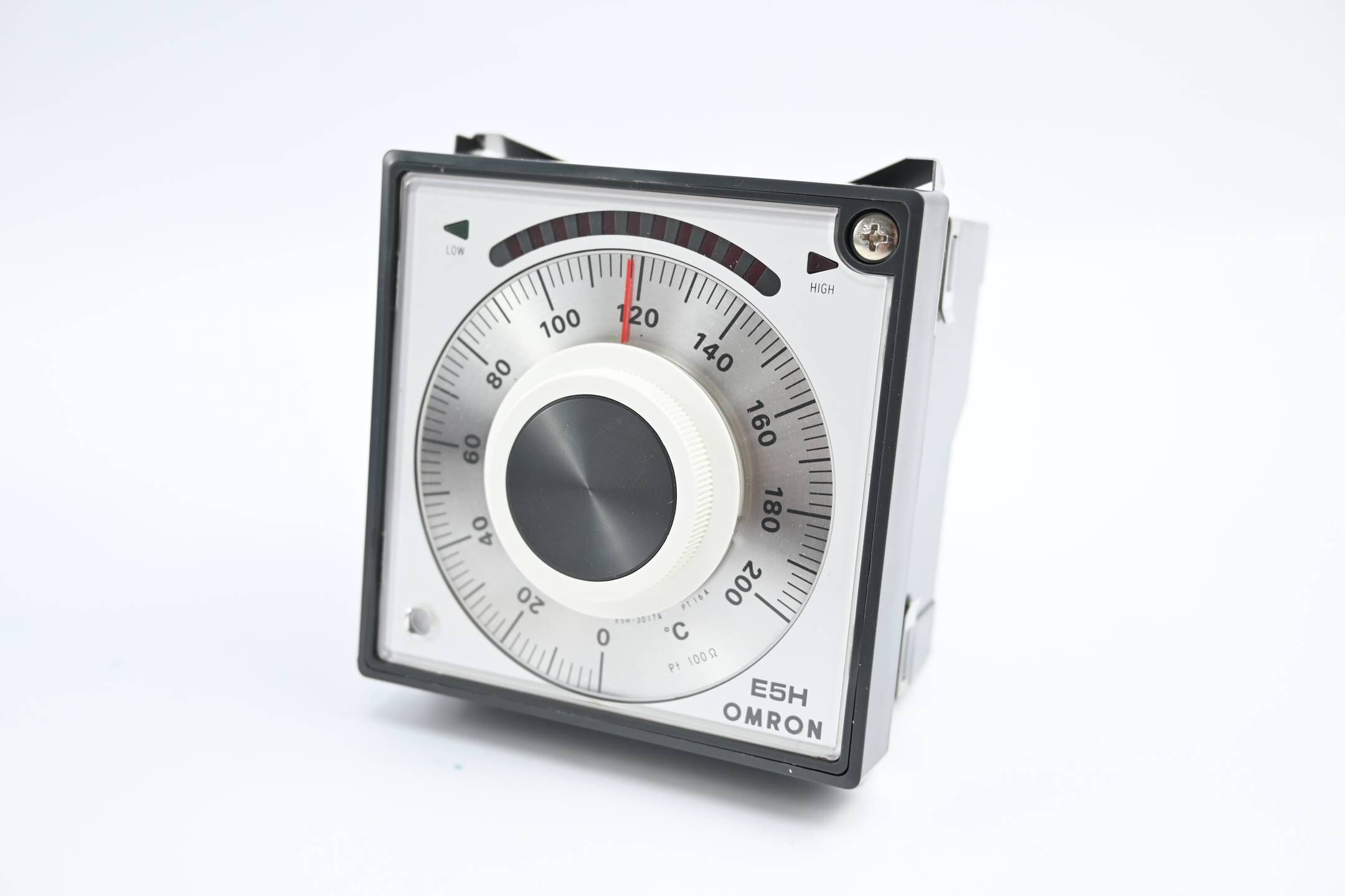 Omron Temperatur Controller 0-200°C 110/220 VAC ( E5H-Y4PT DIN )