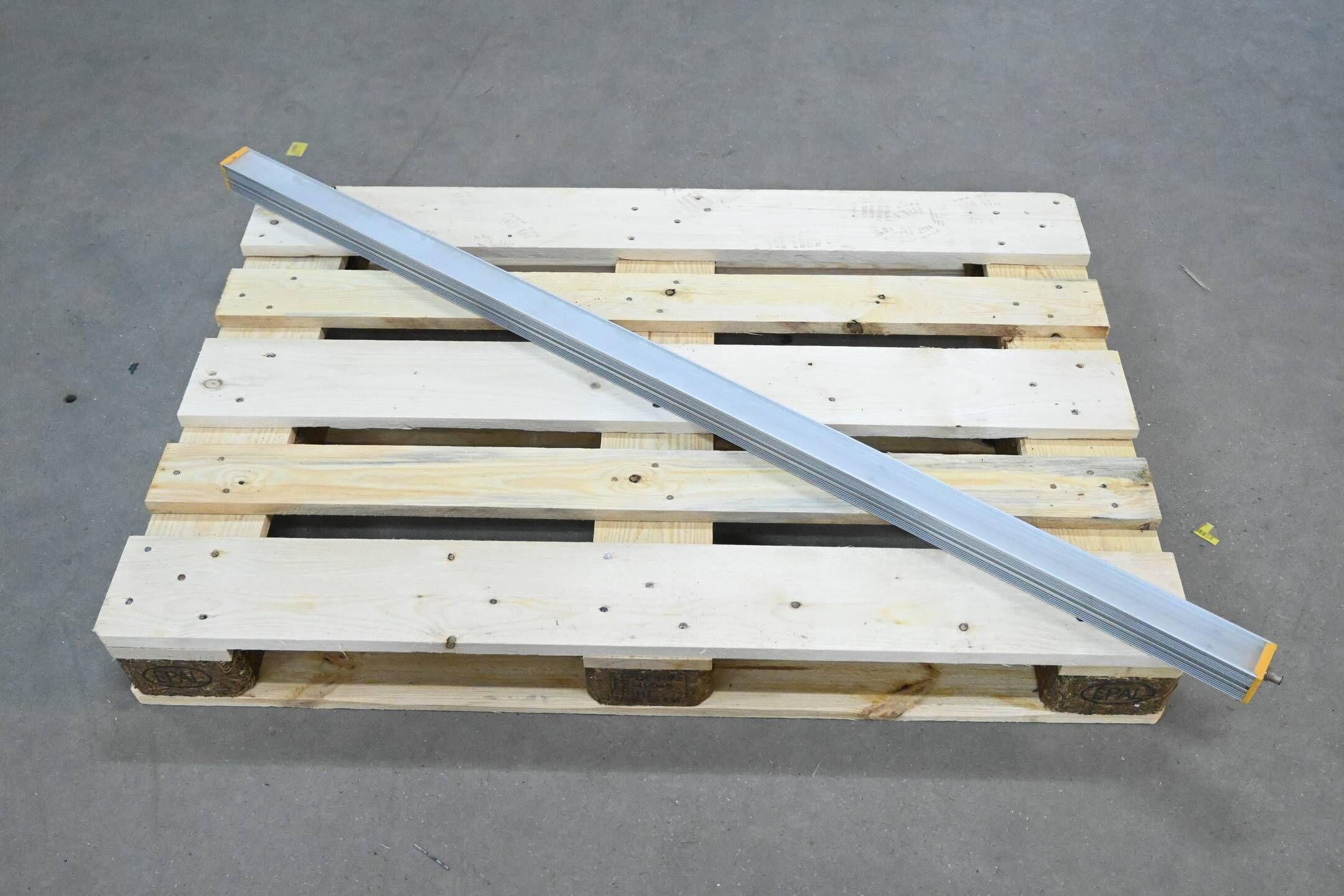 Effilux LED-Balkenleuchte EFFI-Flex-BL_1500_000_CYL