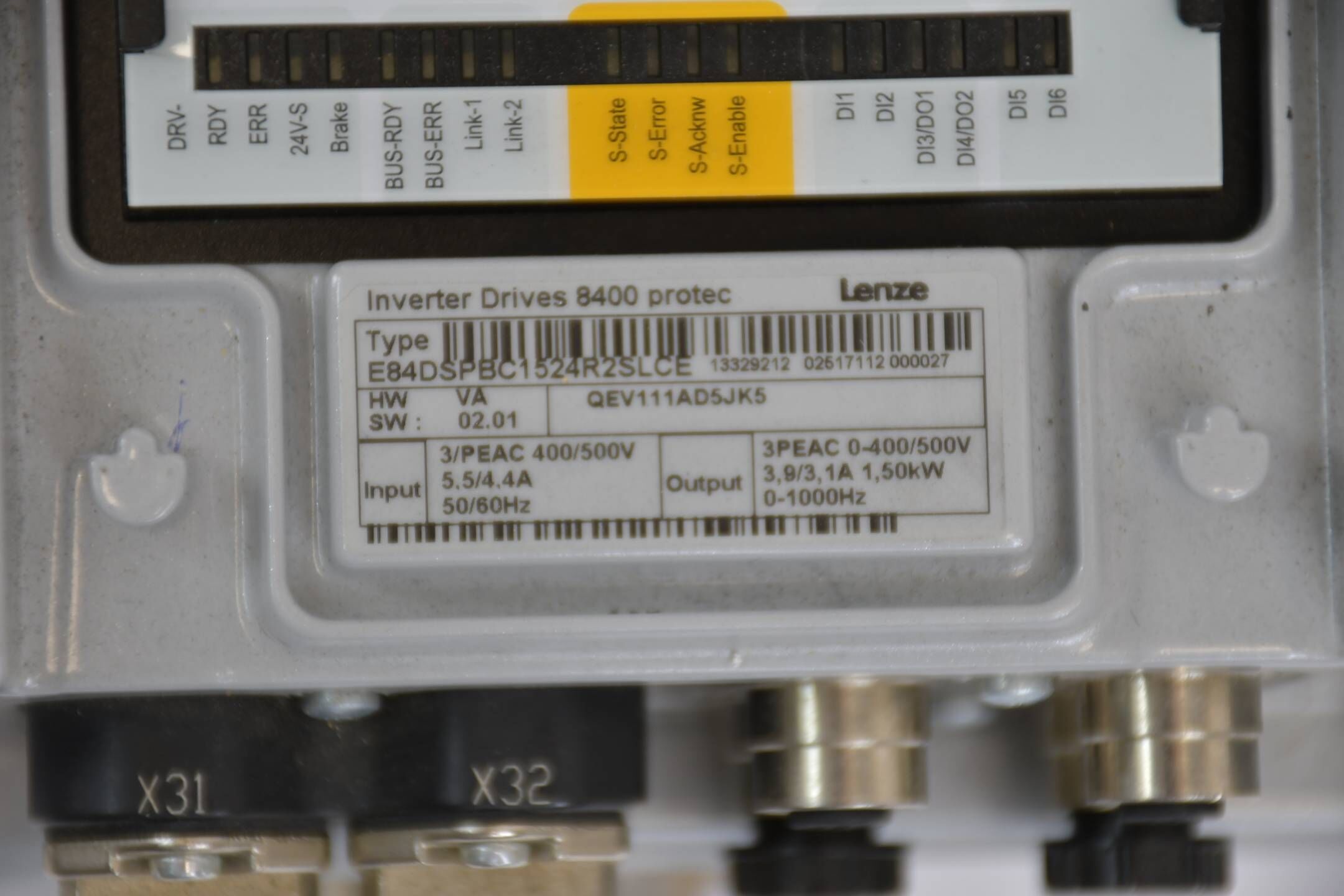 Lenze dezentrale Frequenzumrichter 8400 protec E84DSPBC1524R2SLCE