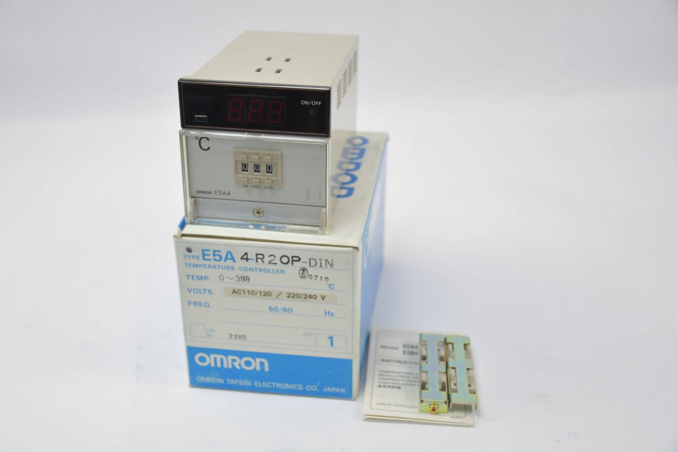 Omron Temperatur Controller 0~399°C / AC110/120 / 220/240V ( E5A4-R20P-DIN )