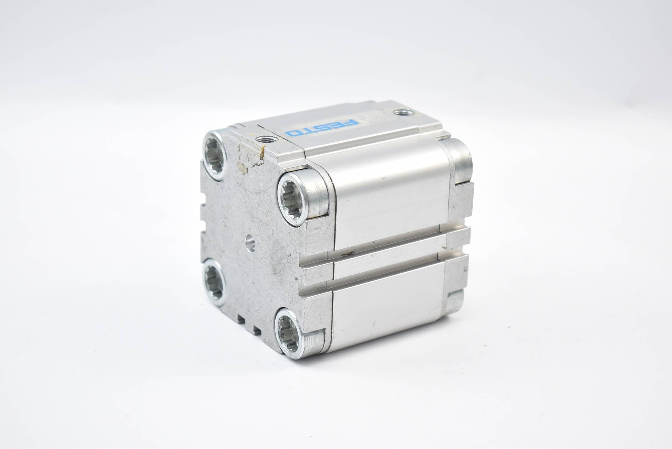 Festo Kompaktzylinder ADVULQ-63-40-A-P-A ( 156147 ) 10 bar