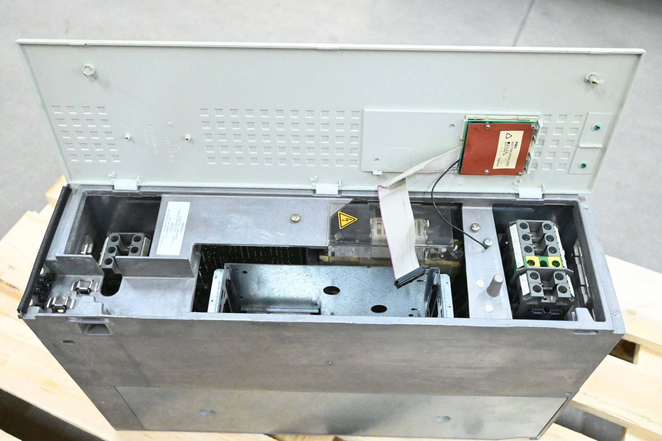 Siemens Ein-Rückspeiseeinheit 6SE7022-1EC85-1AA0 ( 6SE7 022-1EC85-1AA0 ) E.A2