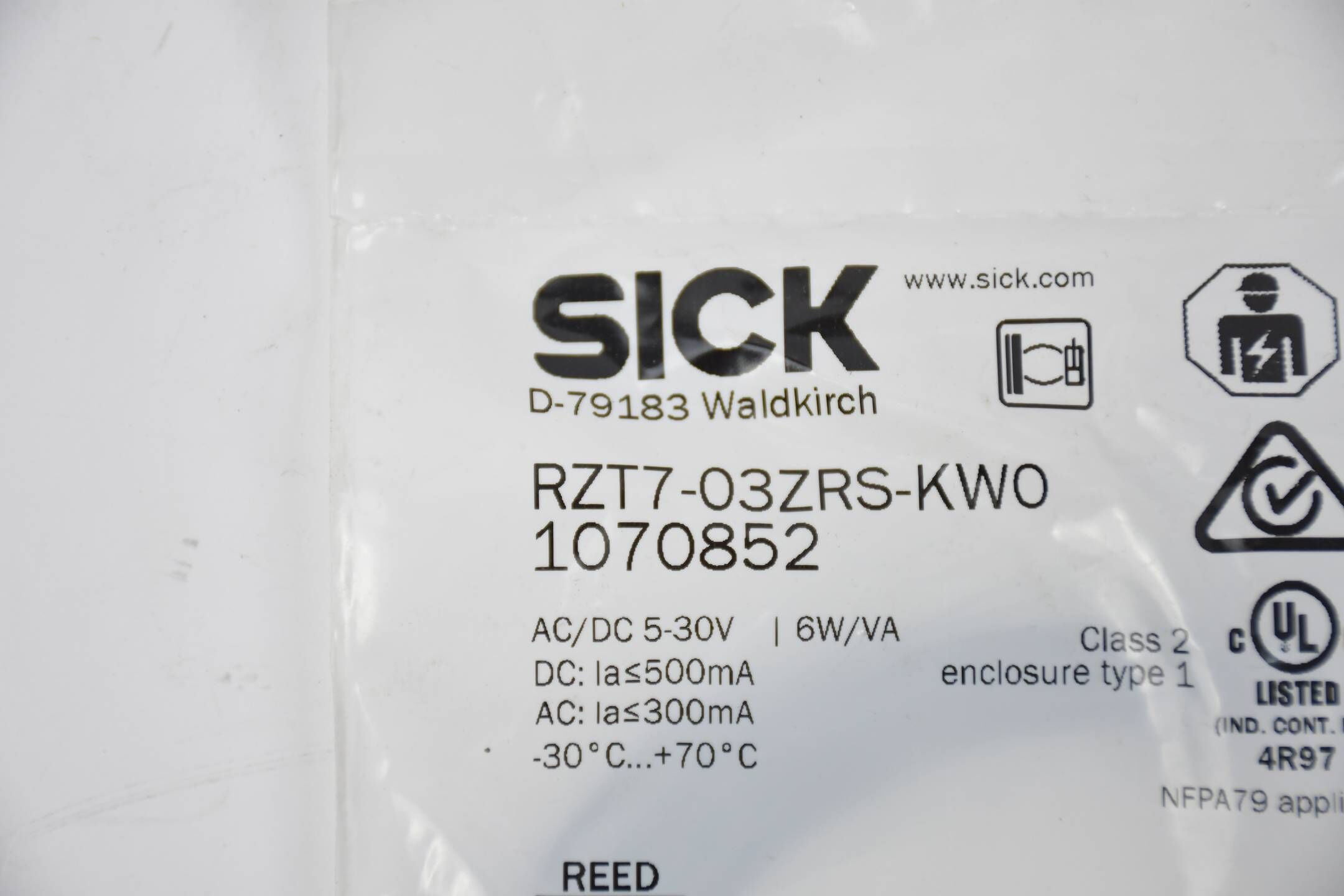 SICK Sensor für T-Nut-Zylinder RZT7-03ZRS-KW0 ( 1070852 )