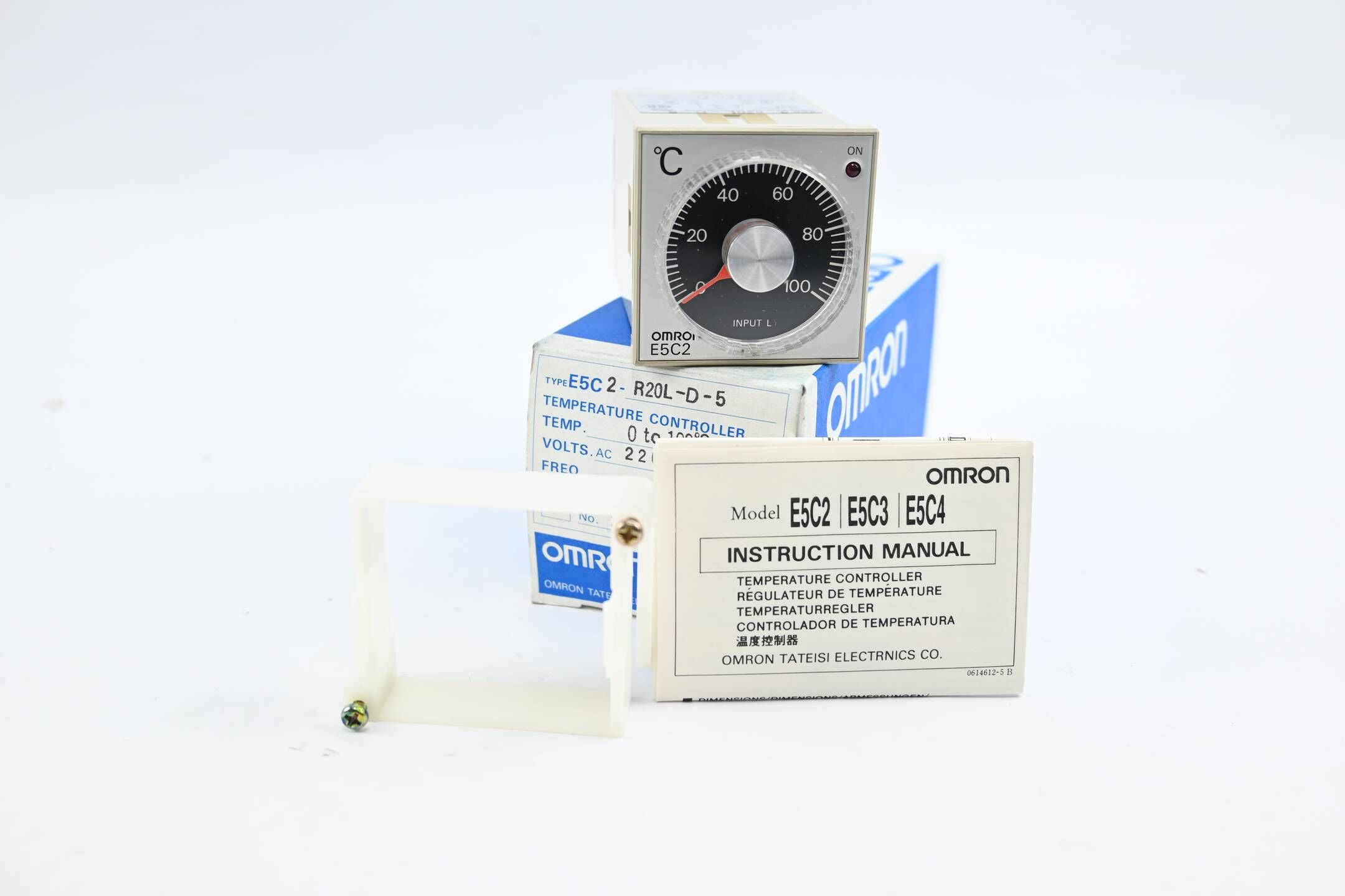 Omron Temperatur Controller 0-100°C 220/240 VAC ( E5C2-R20L-D-5 )