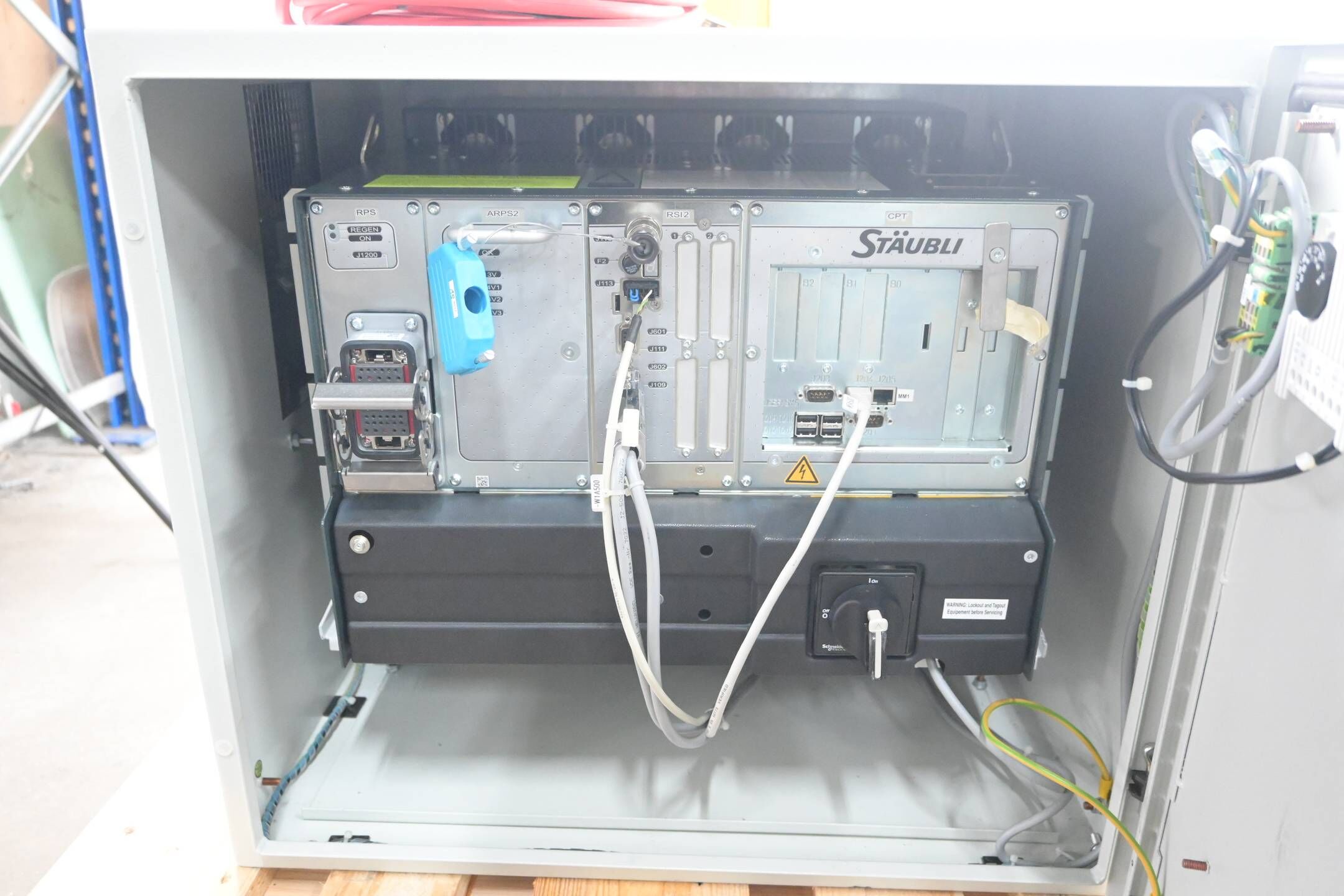 Stäubli Roboter TS40 F15/50WYB1/A/01 + Stäubli CS8C-TS40 + Epson Bedienpanel TP1