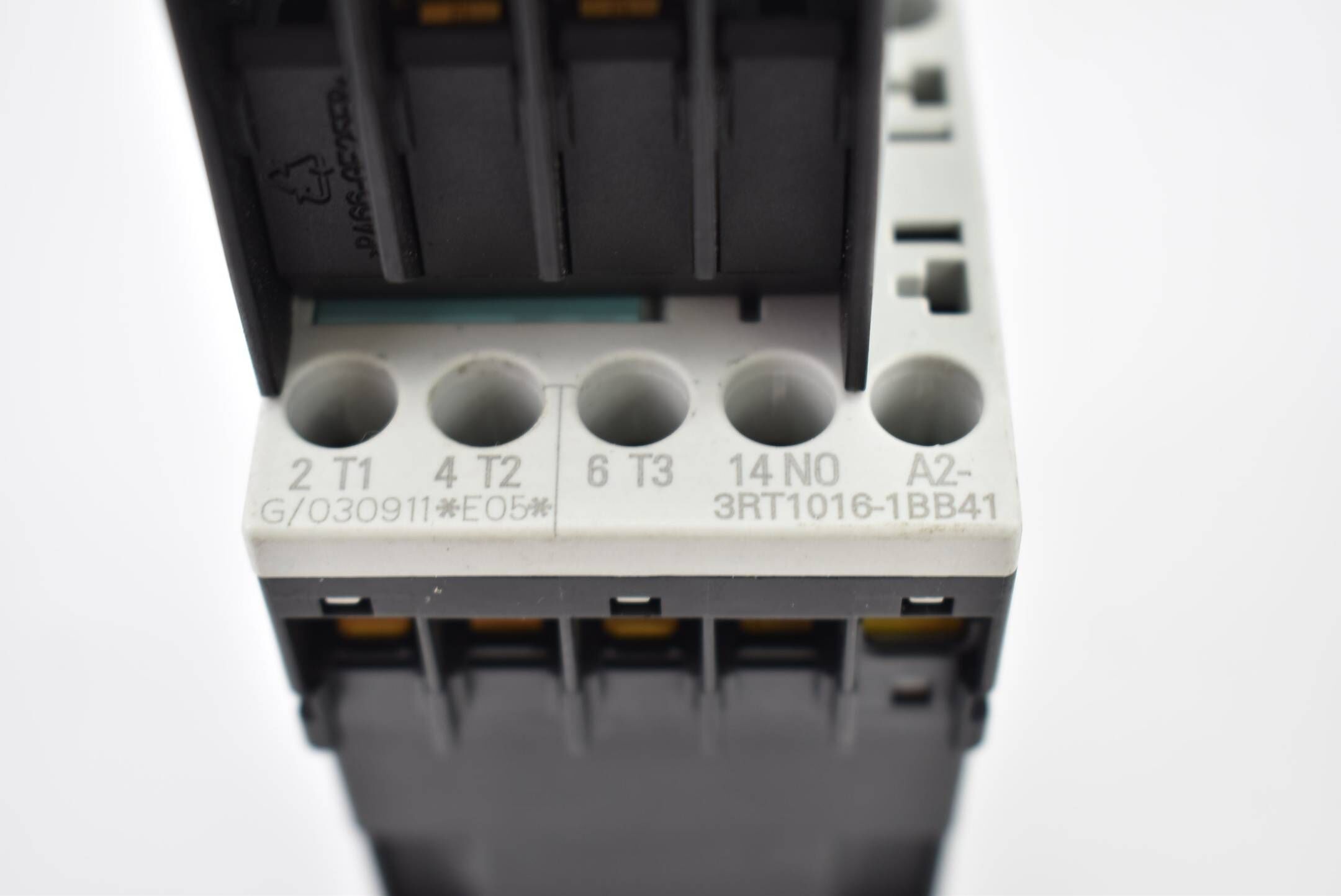 Siemens Leistungsschütz 3RT1016-1BB41 + Hilfsschalterblock 3RH1911-1FA02