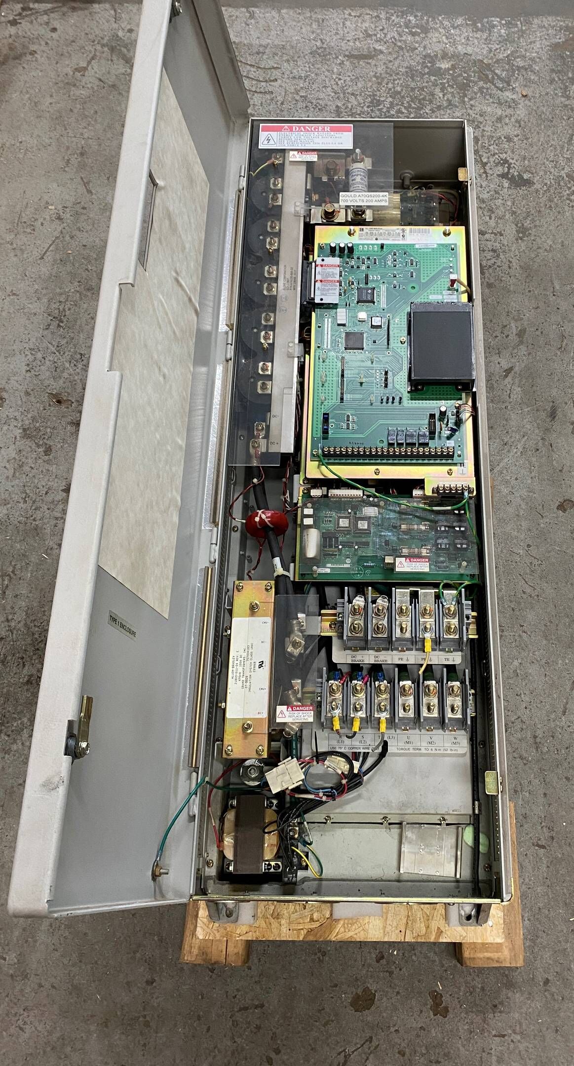 Allen Bradley 1336 Plus II CAT 1336F-B060-AE-EN ( CAT1336F-B060-AE-EN )