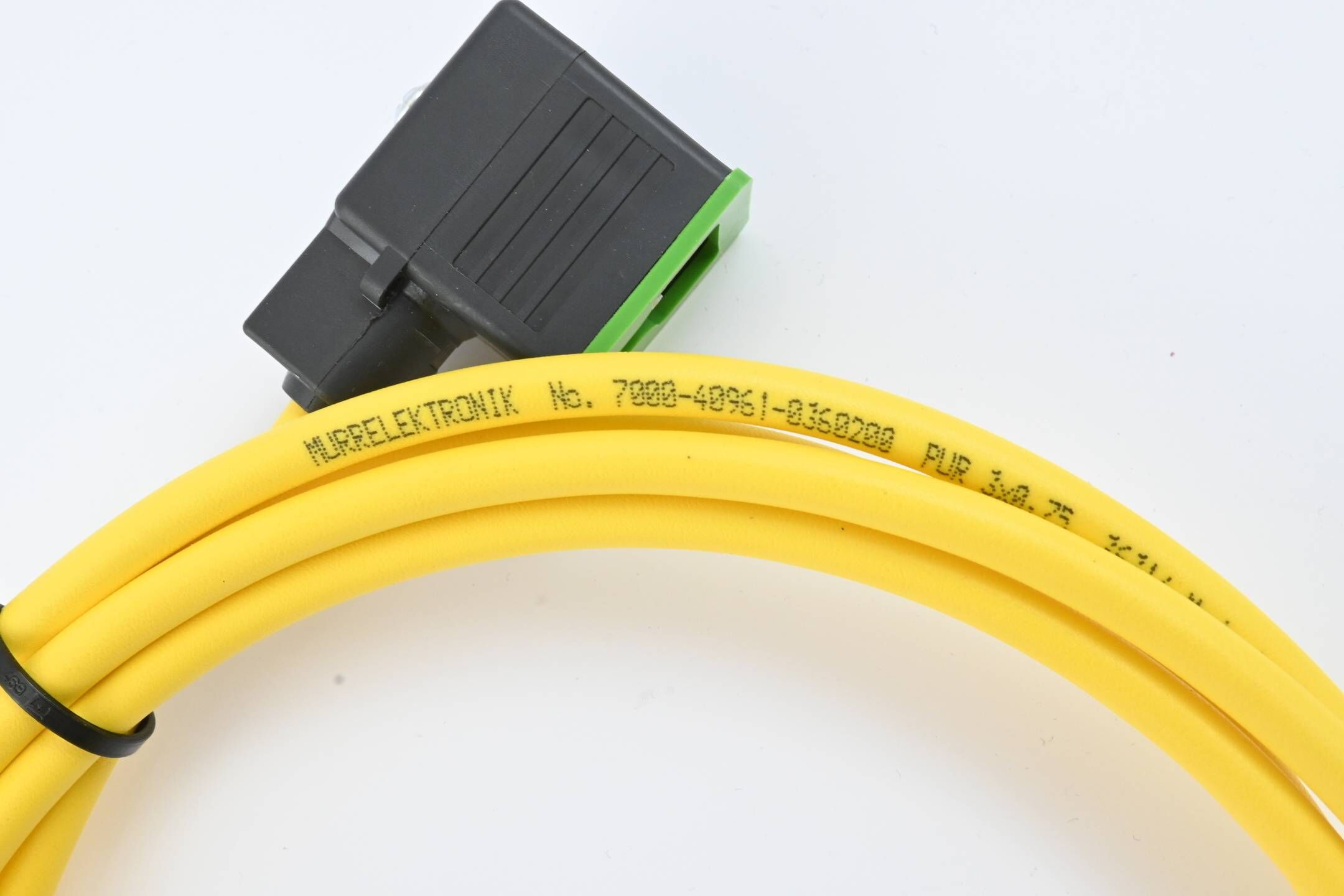 Murr Kabel M12 St. 0° A-kod. / MSUD Ventilst. BI-11mm( 7000-40961-0360200 ) 2m