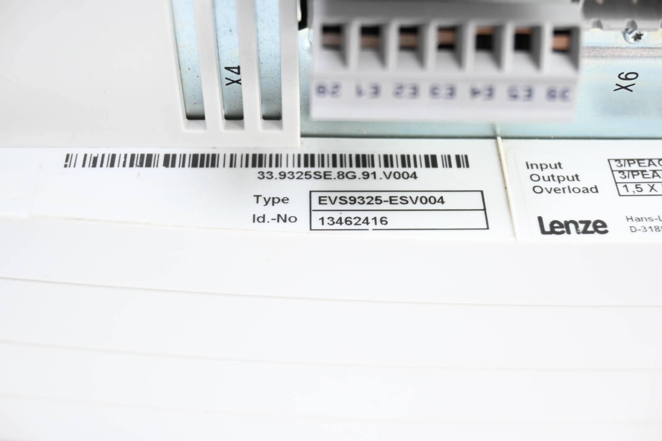 Lenze Frequenzumrichter EVS9325-ESV004 ( 13462416 )