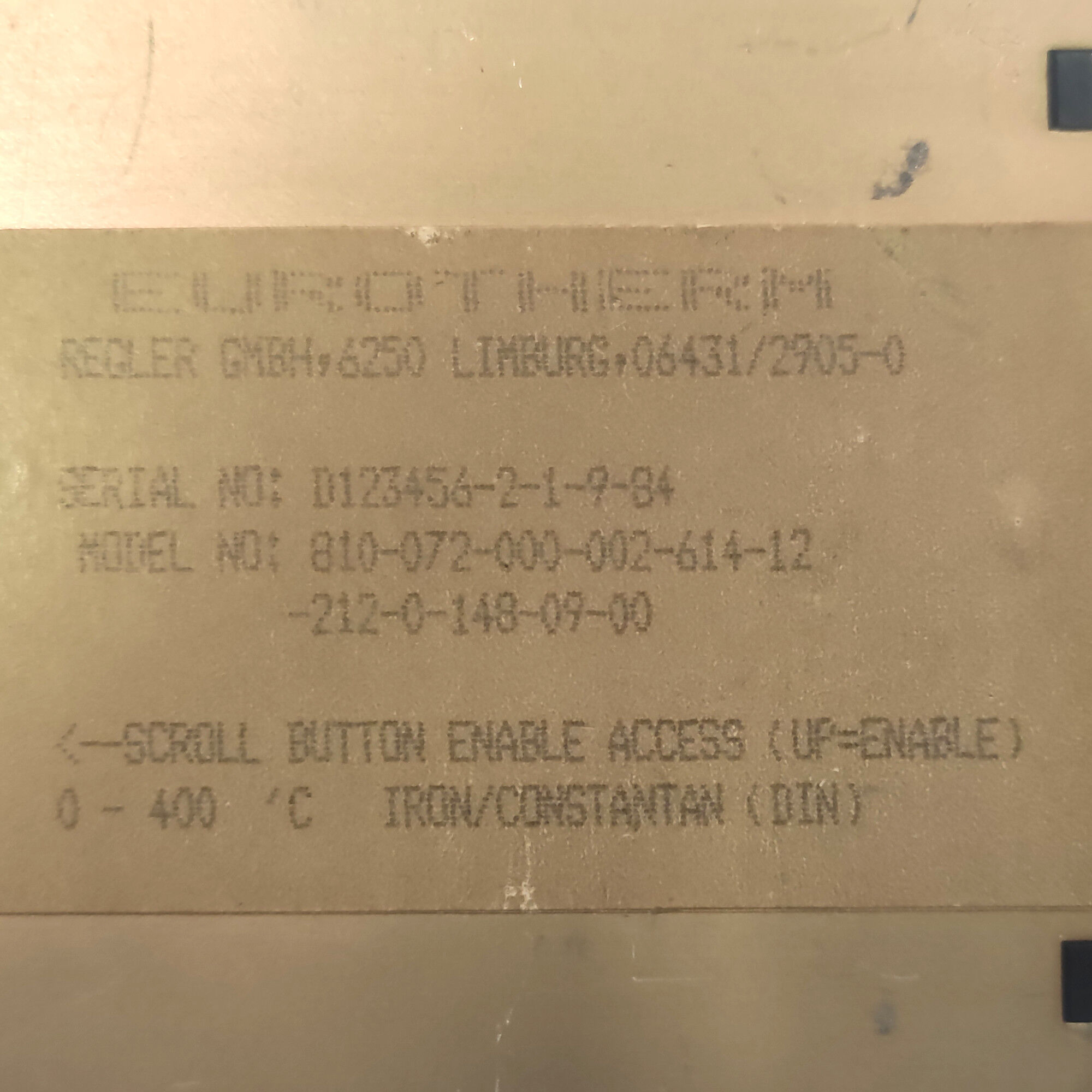 Eurotherm Regler 810-072-000-002-614-12-212-0-148-09-00