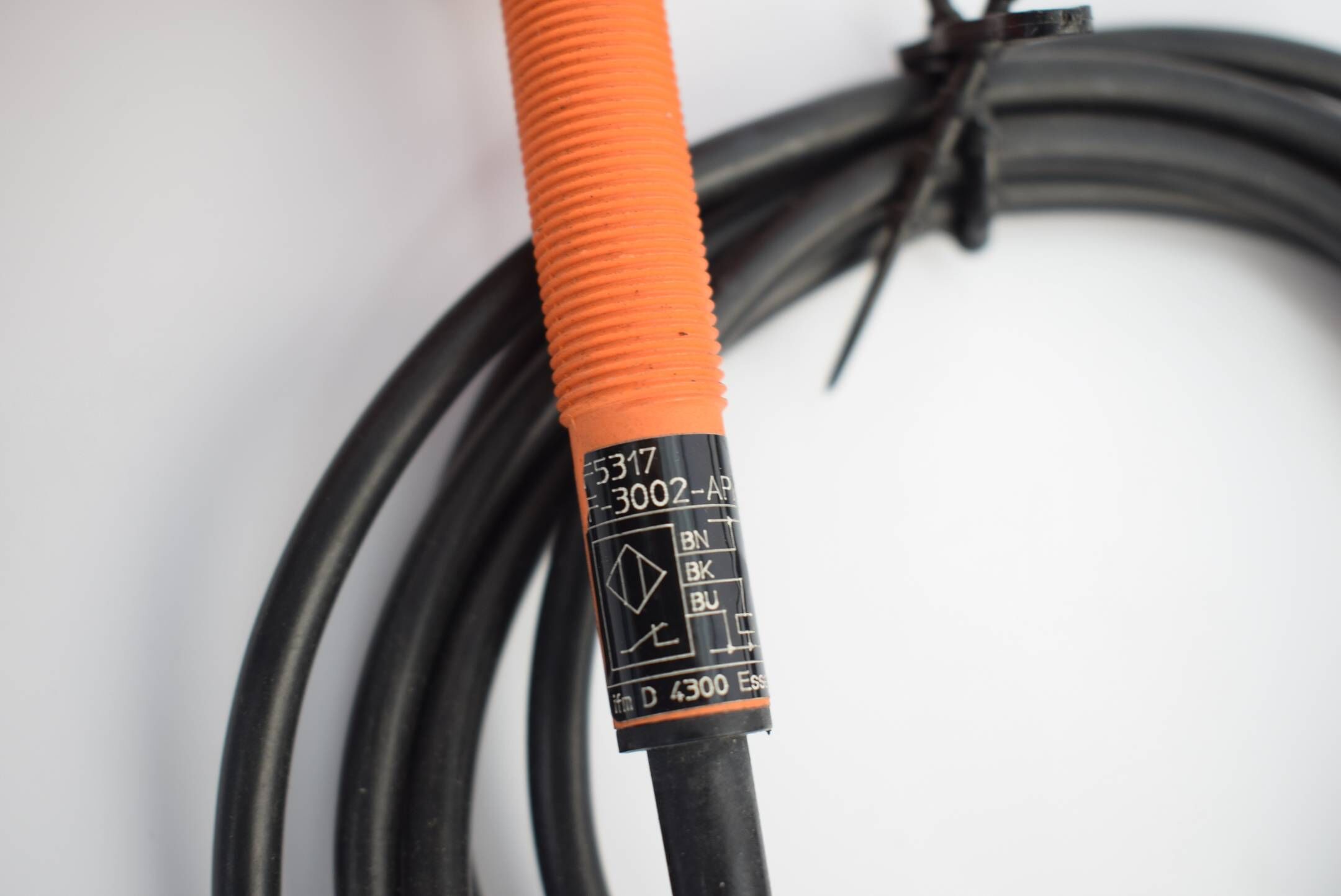 IFM Electronic Induktiver Sensor IF-3002-APKG 