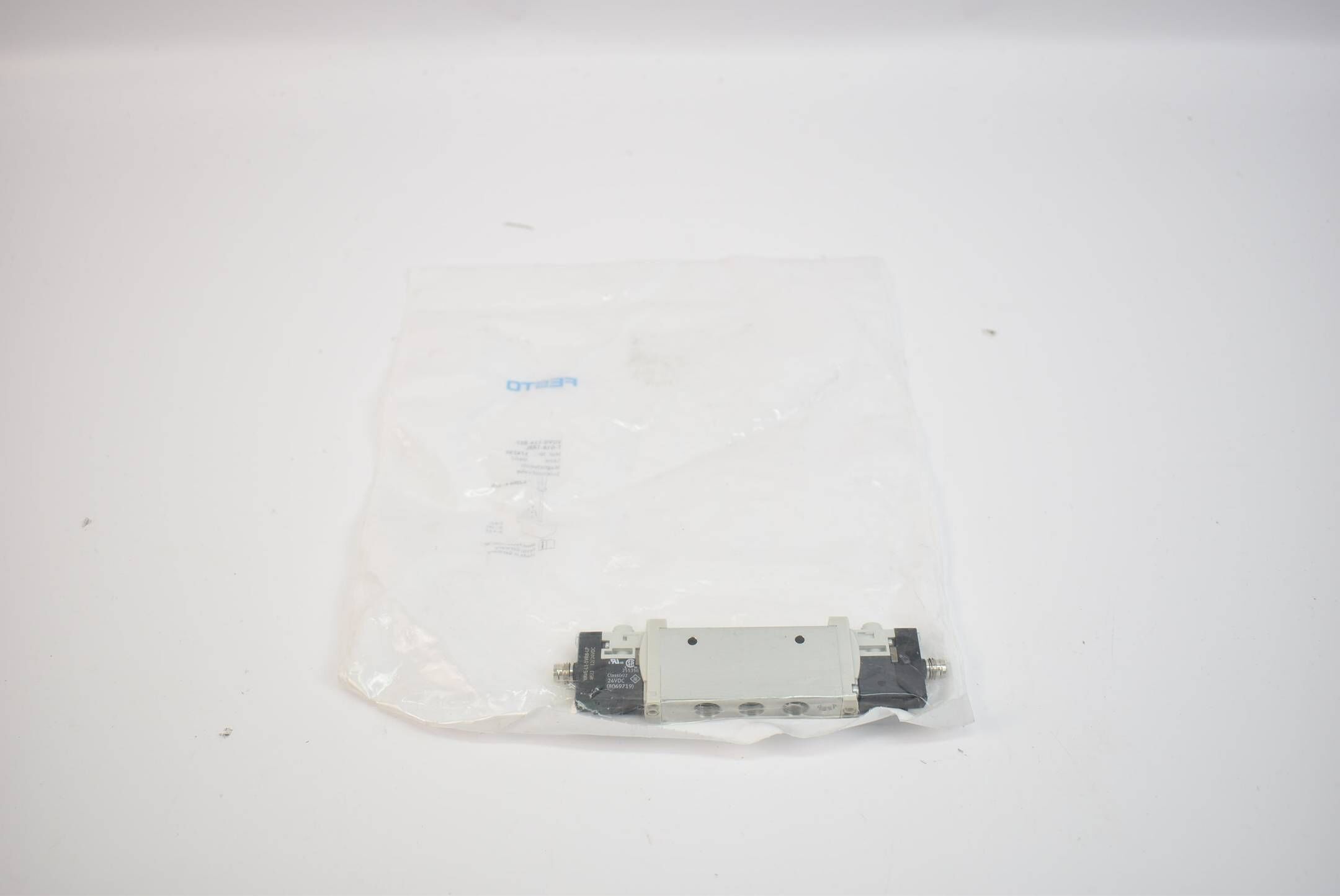 Festo Magnetventil VUVG-L14-B52-T-G18-1R8L ( 574230 )