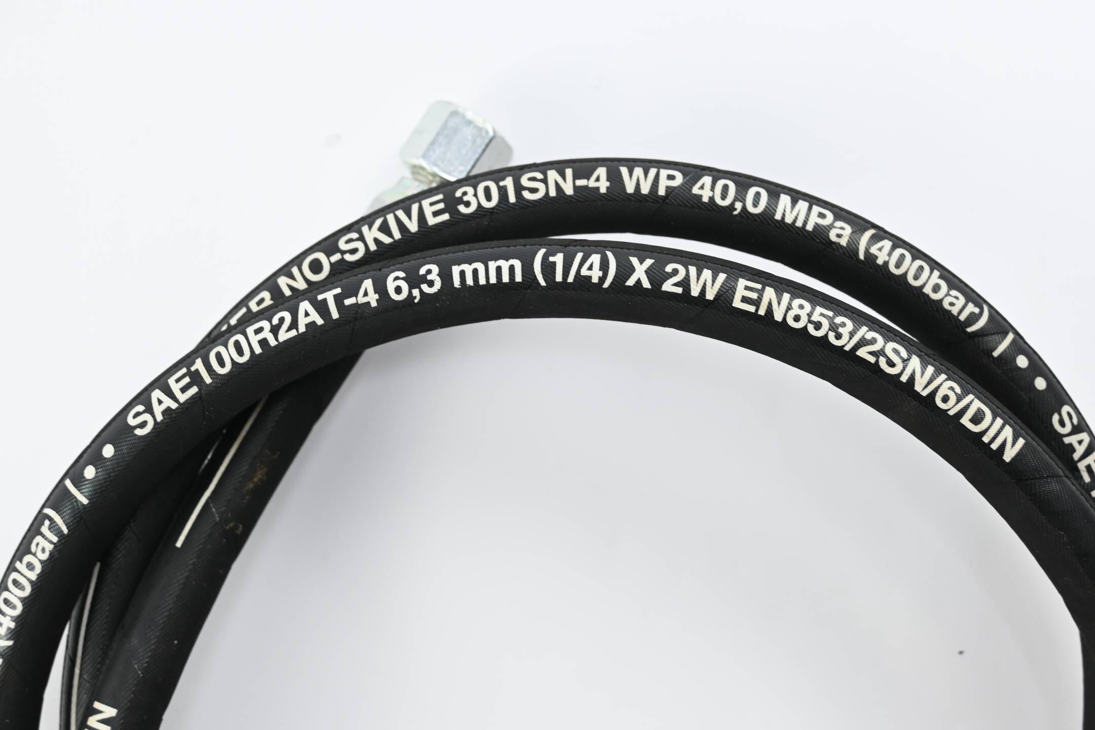 Parker Hydraulikschlauch NO-SKIVE 301SN-4 WP ( SAE100R2AT-4 ) 1,80m