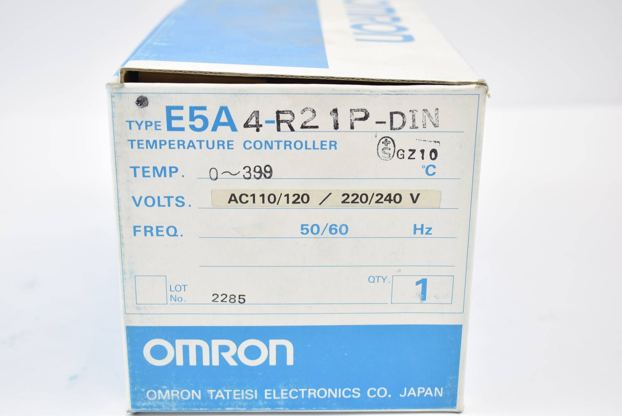 Omron Temperature Controller E5A4-R21P-DIN 0-399°C AC110/120 / 220/240V