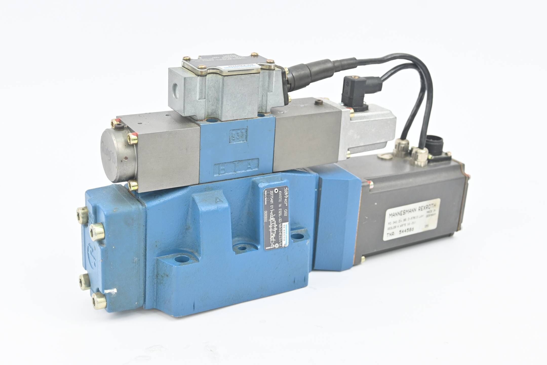 Rexroth 4WRTE 16 E125L-32/6BG24EZ31/M + 4WRTE 10/16/25-32/M inkl. 4WRTE 16-31/.