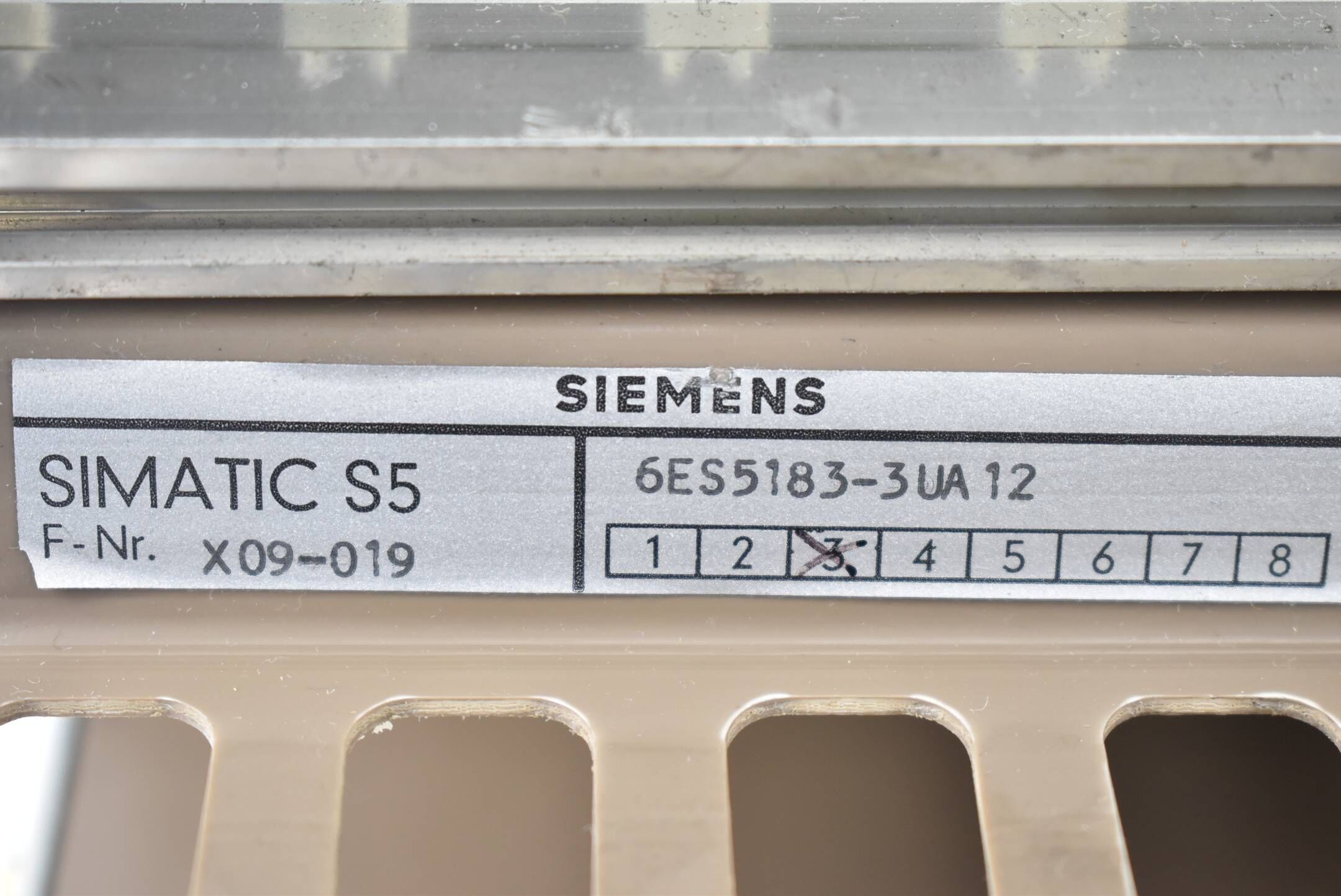Siemens Simatic S5 Zentralgerät 6ES5 183-3UA12 ( 6ES5183-3UA12 )